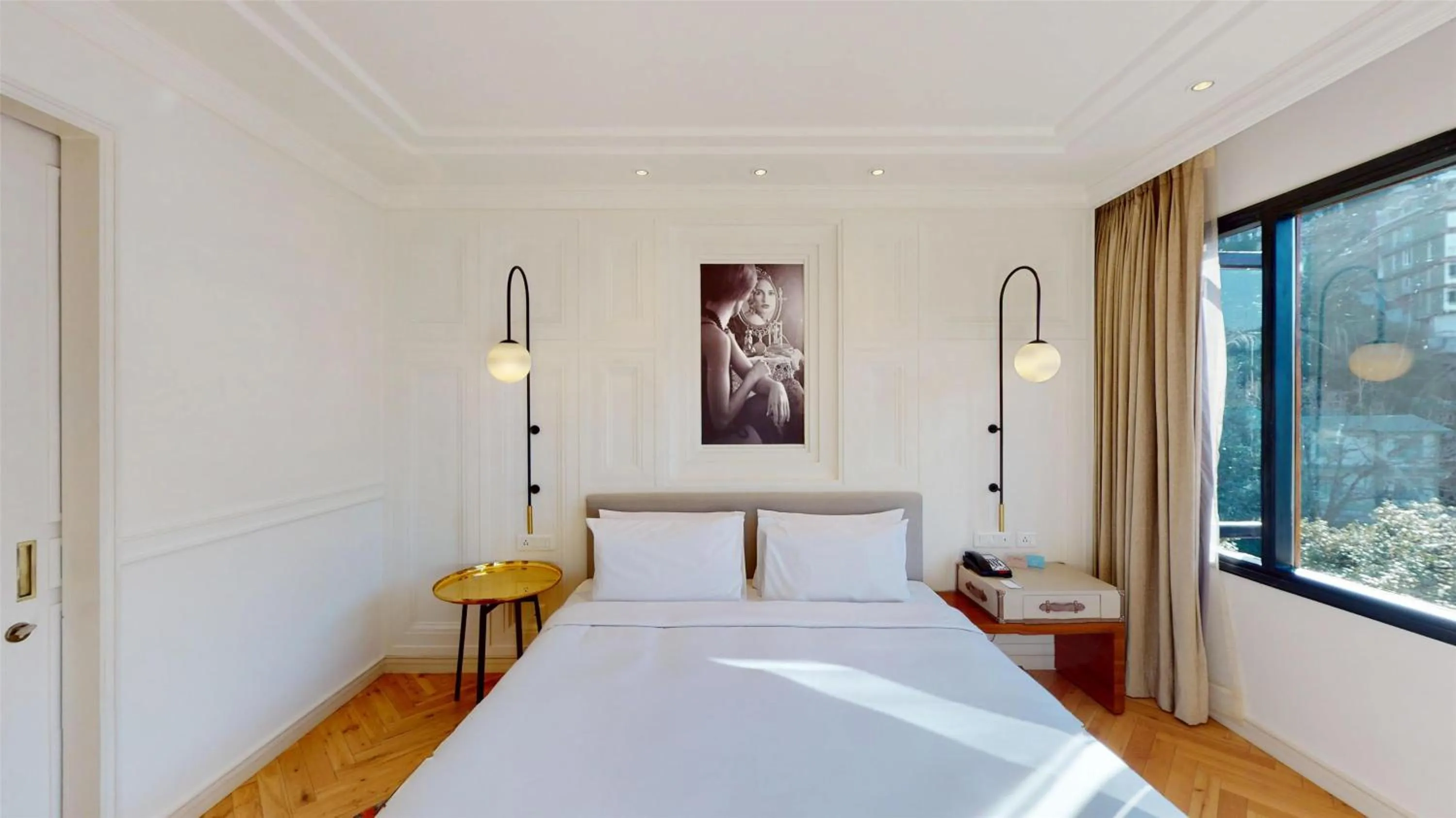 Photo of the whole room, Bed in Radisson Hotel Shimla