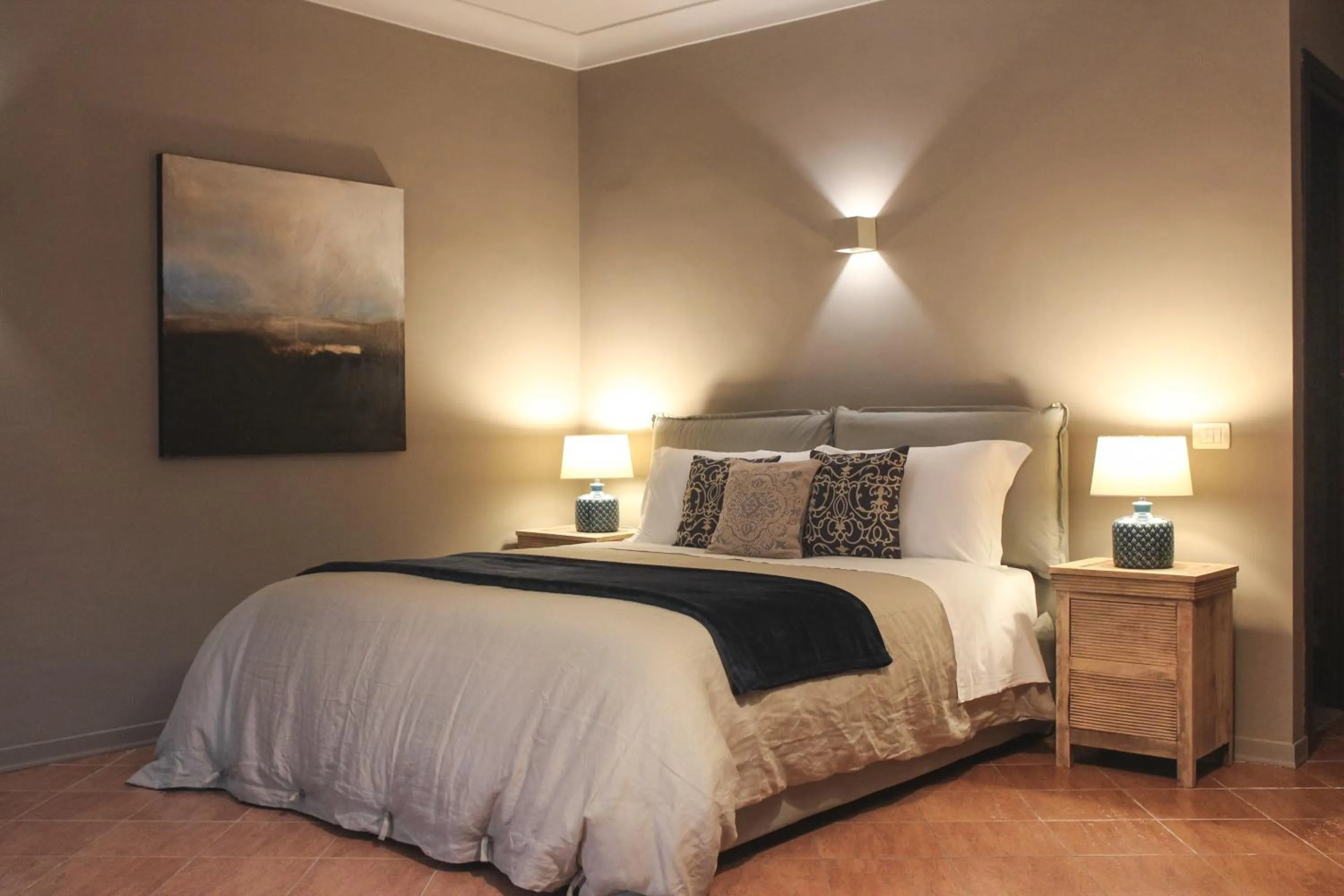 Shower, Bed in B&B Palazzo Bibirria