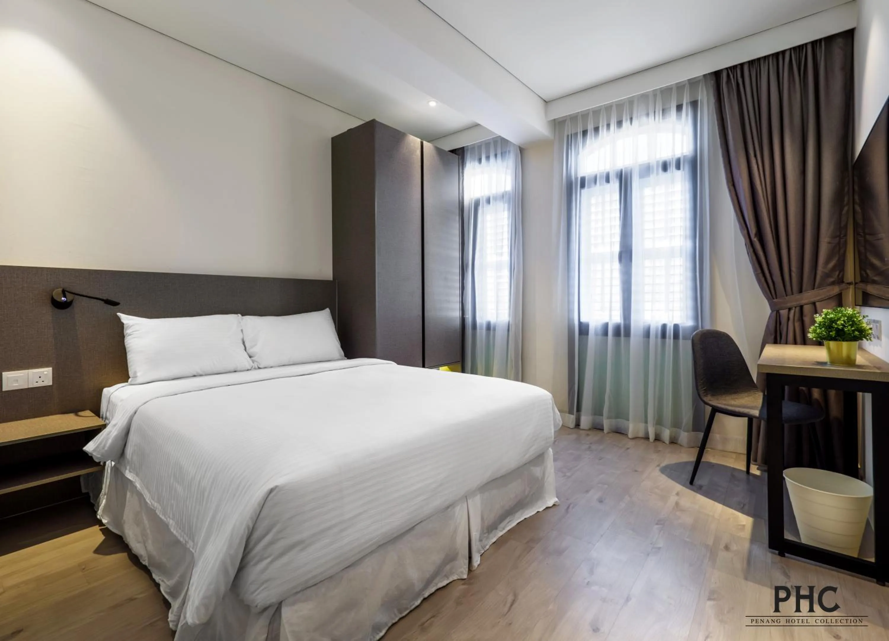 View (from property/room), Bed in Macallum Central Hotel Managed by The Ascott Limited