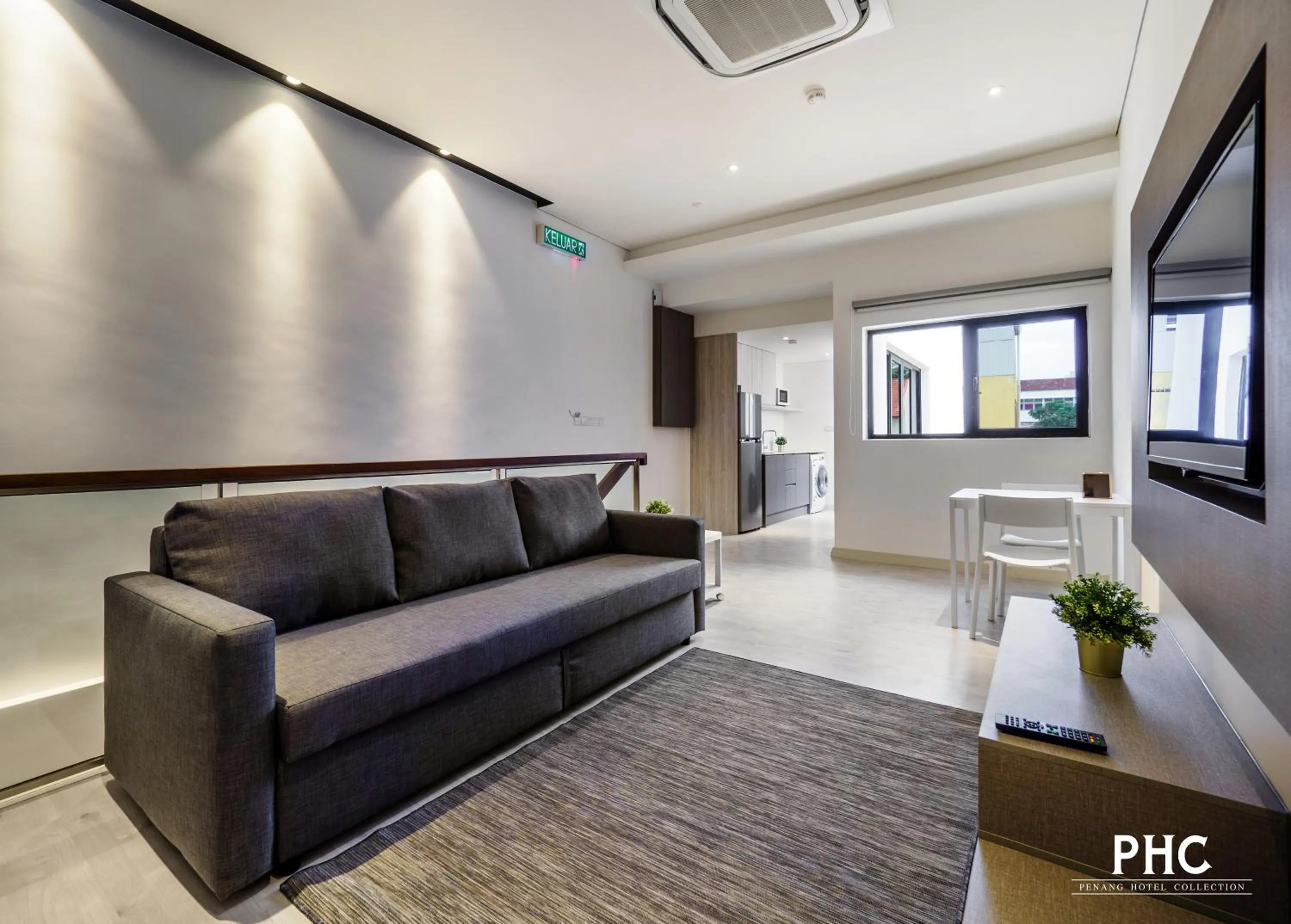 Seating area in Macallum Central Hotel Managed by The Ascott Limited