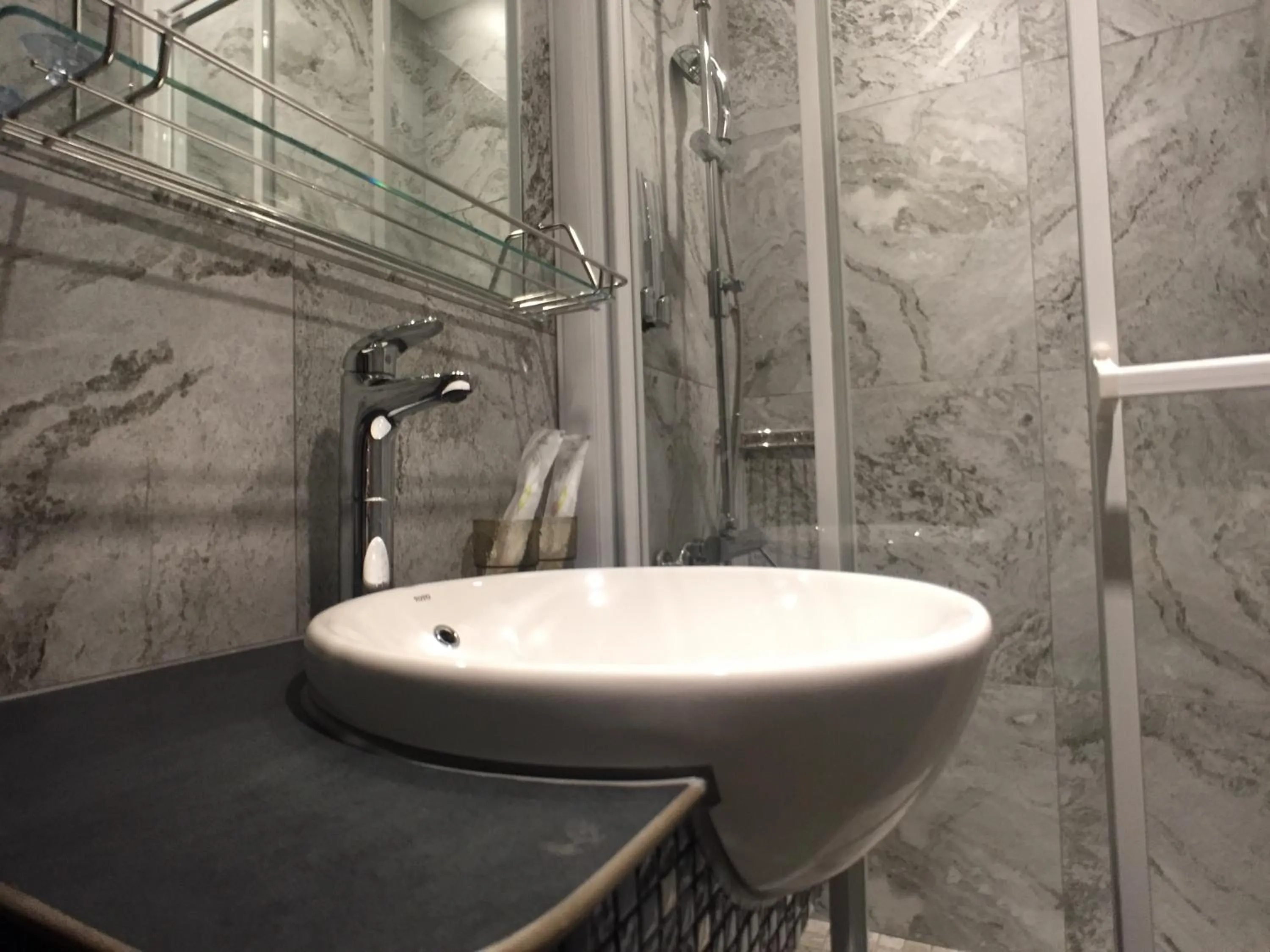 Bathroom in Ueno Hirokoji 428