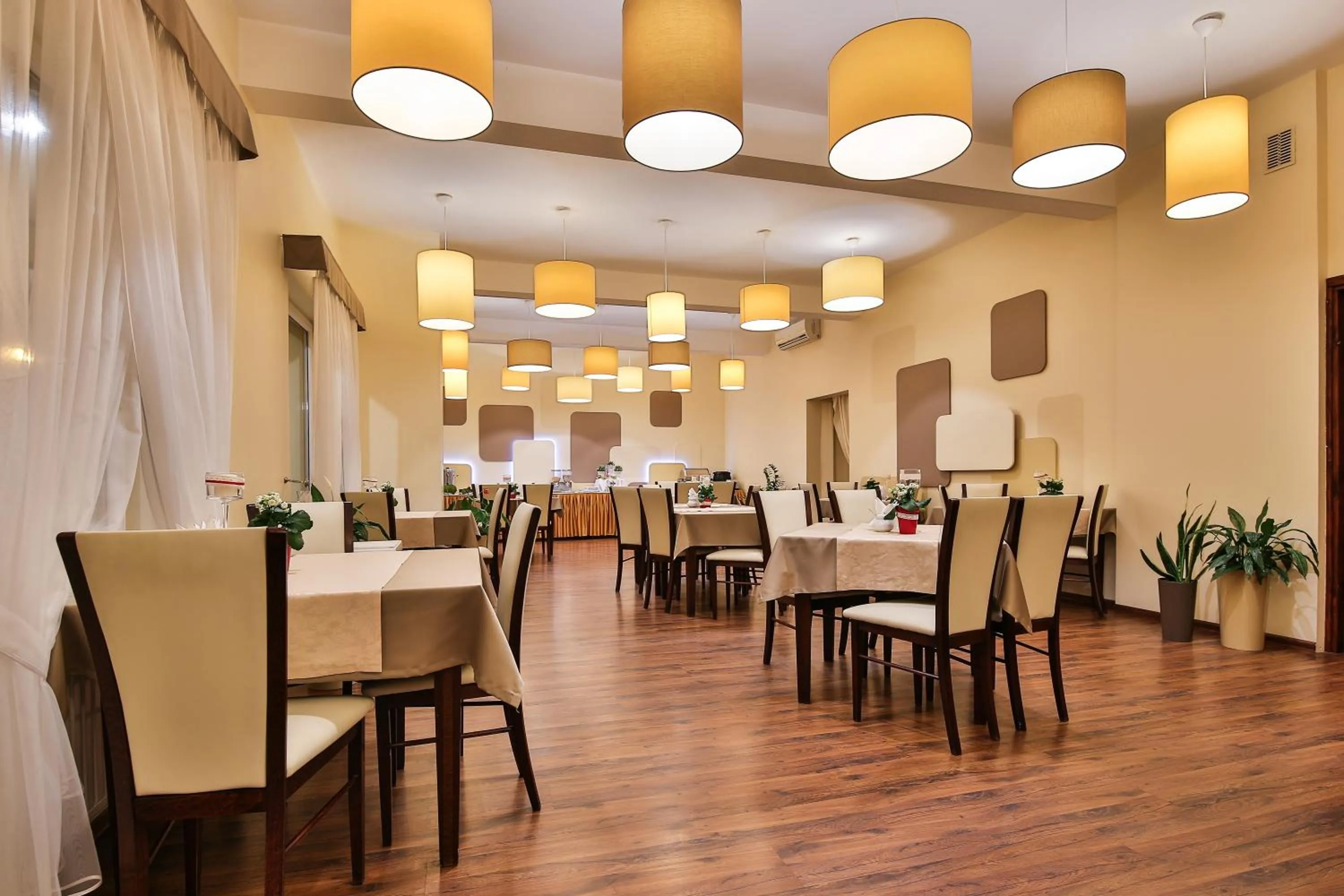 Restaurant/places to eat in Hotel Kantoria