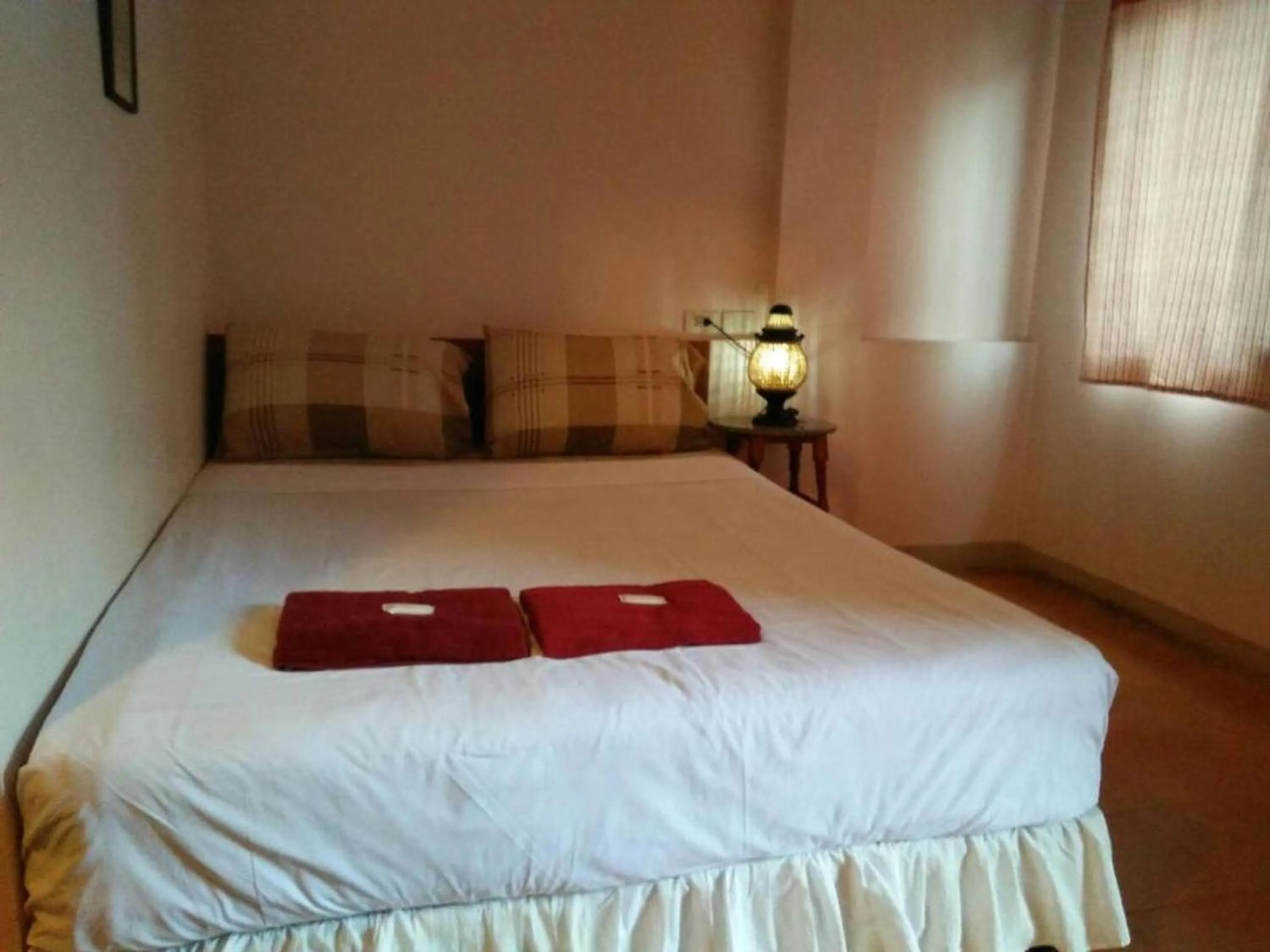 Bedroom, Bed in Ban Wiang Guest House