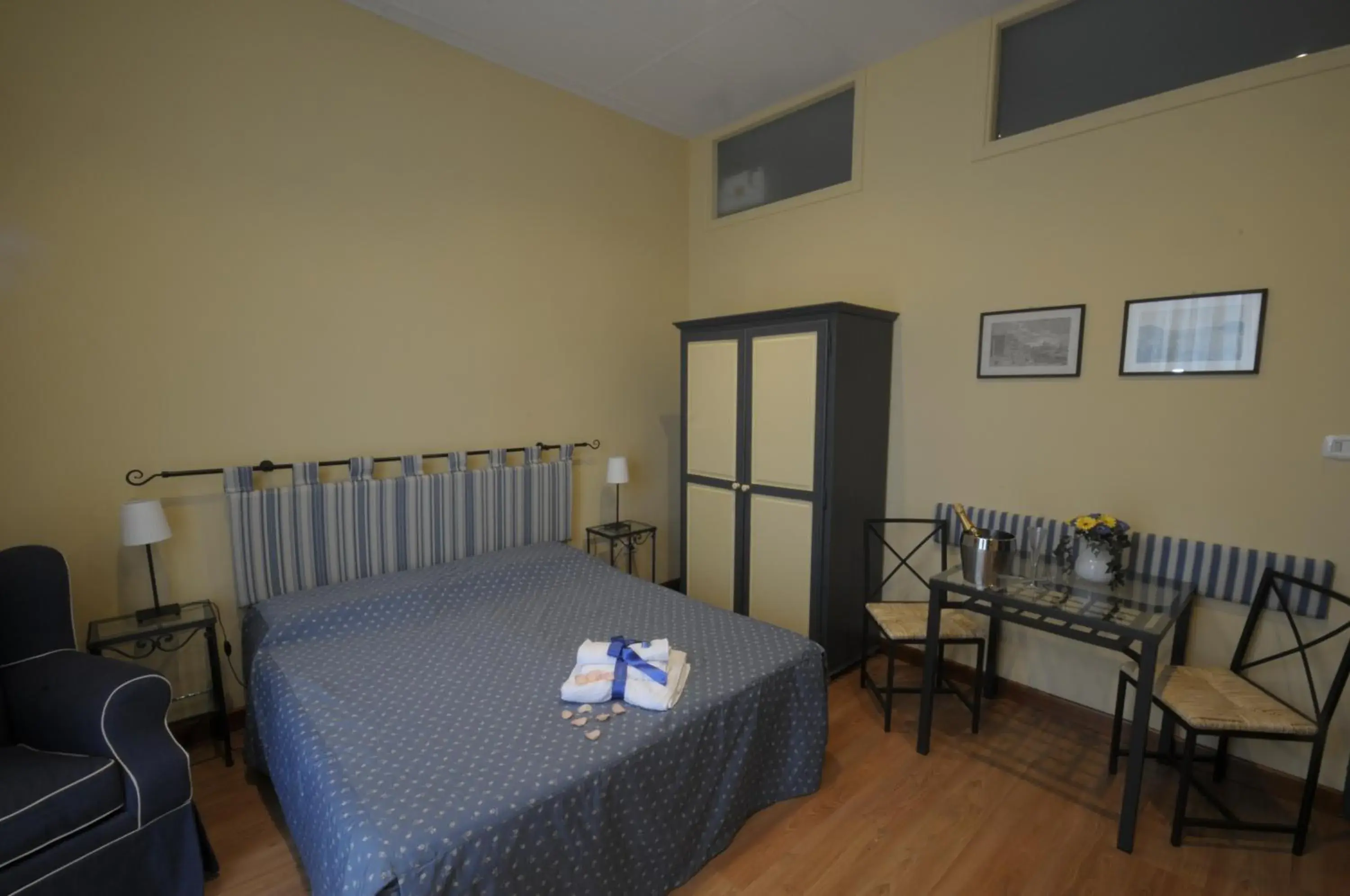 Triple Room in Monteoliveto Bed & Breakfast Triple Room in Monteoliveto Bed & Breakfast
