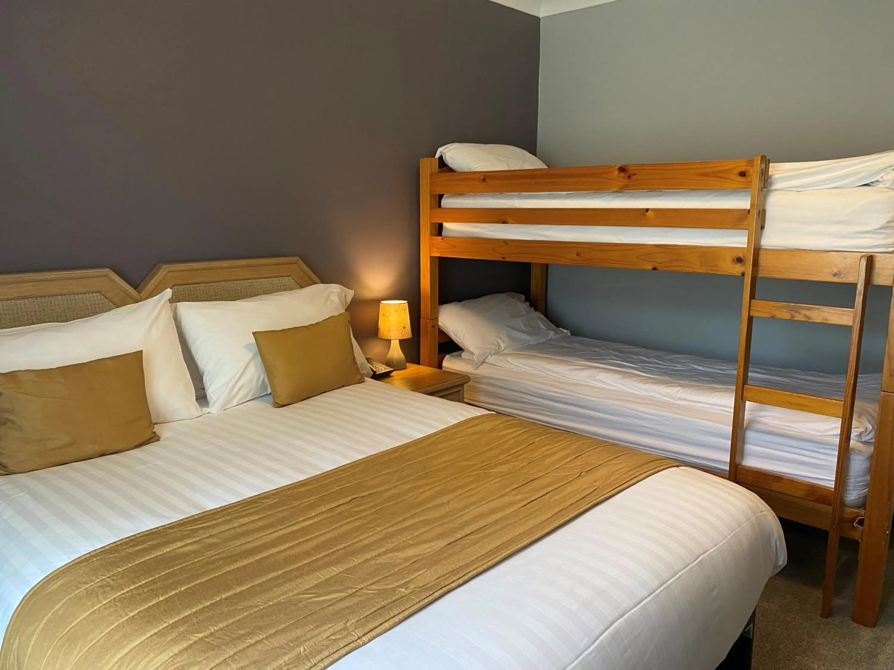 Bed in Exeter Court Hotel