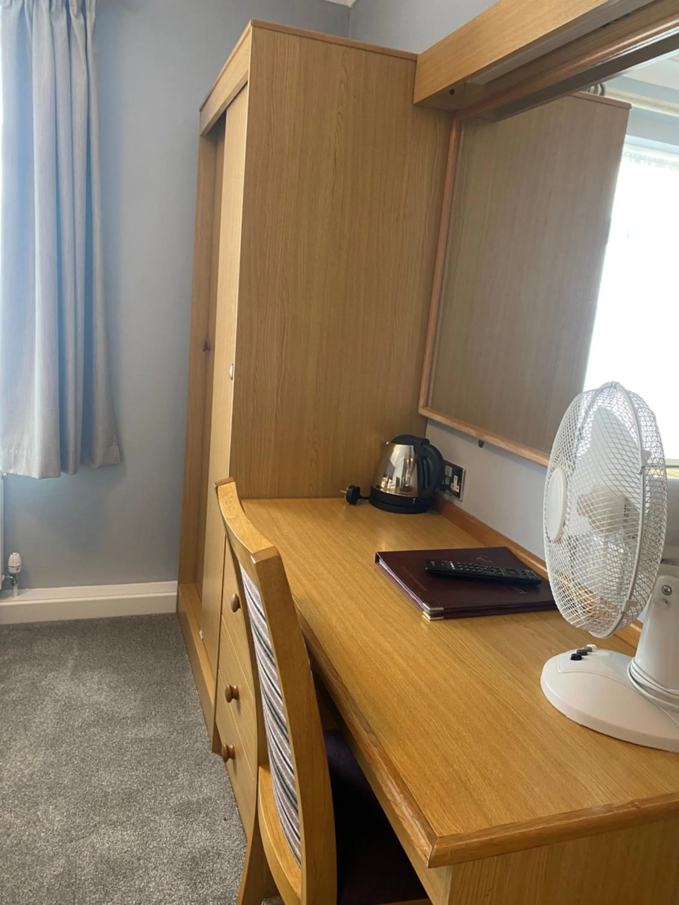 wardrobe in Exeter Court Hotel