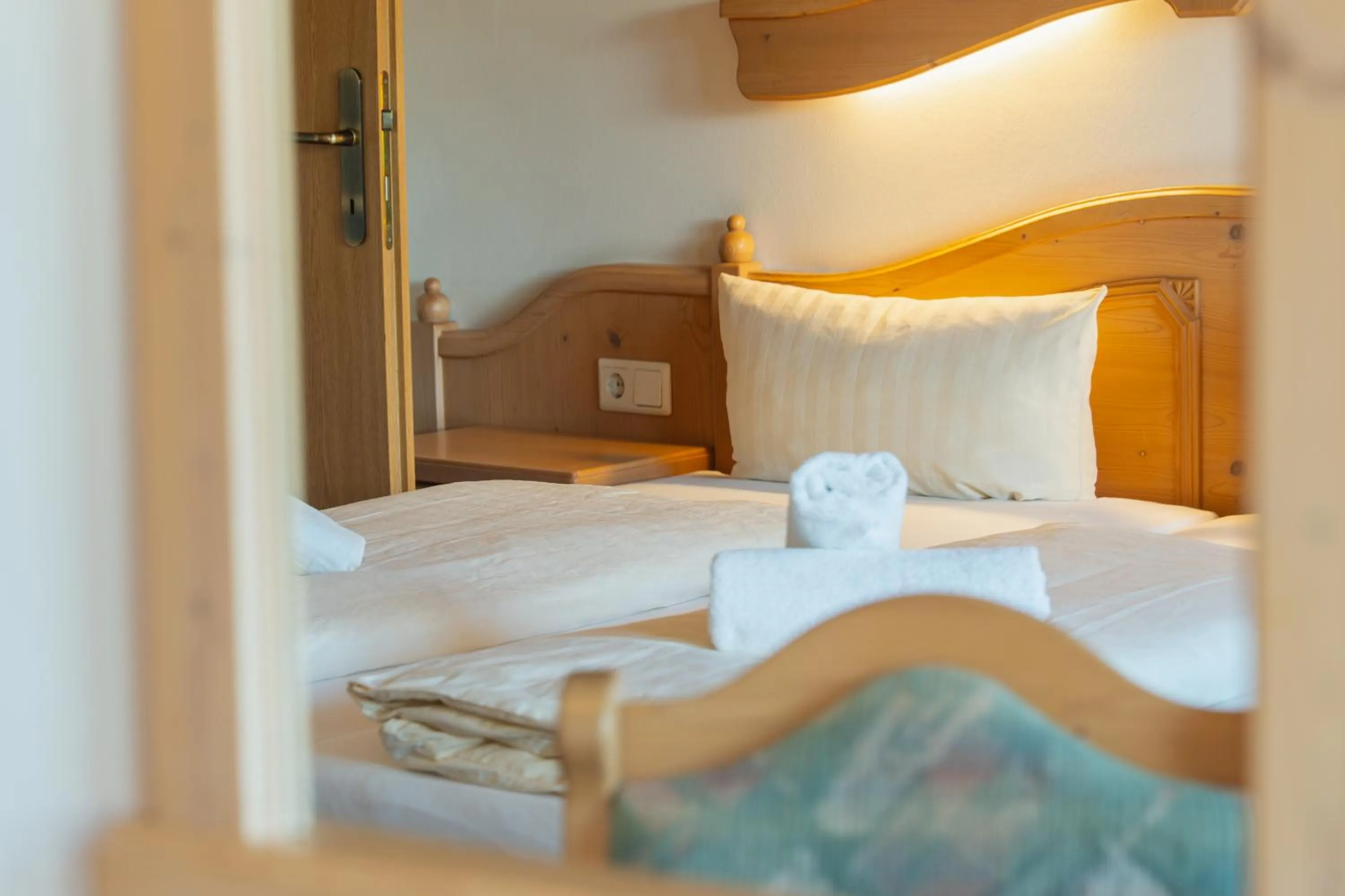 Bed in Hotel Gruberhof Innsbruck Igls B&B