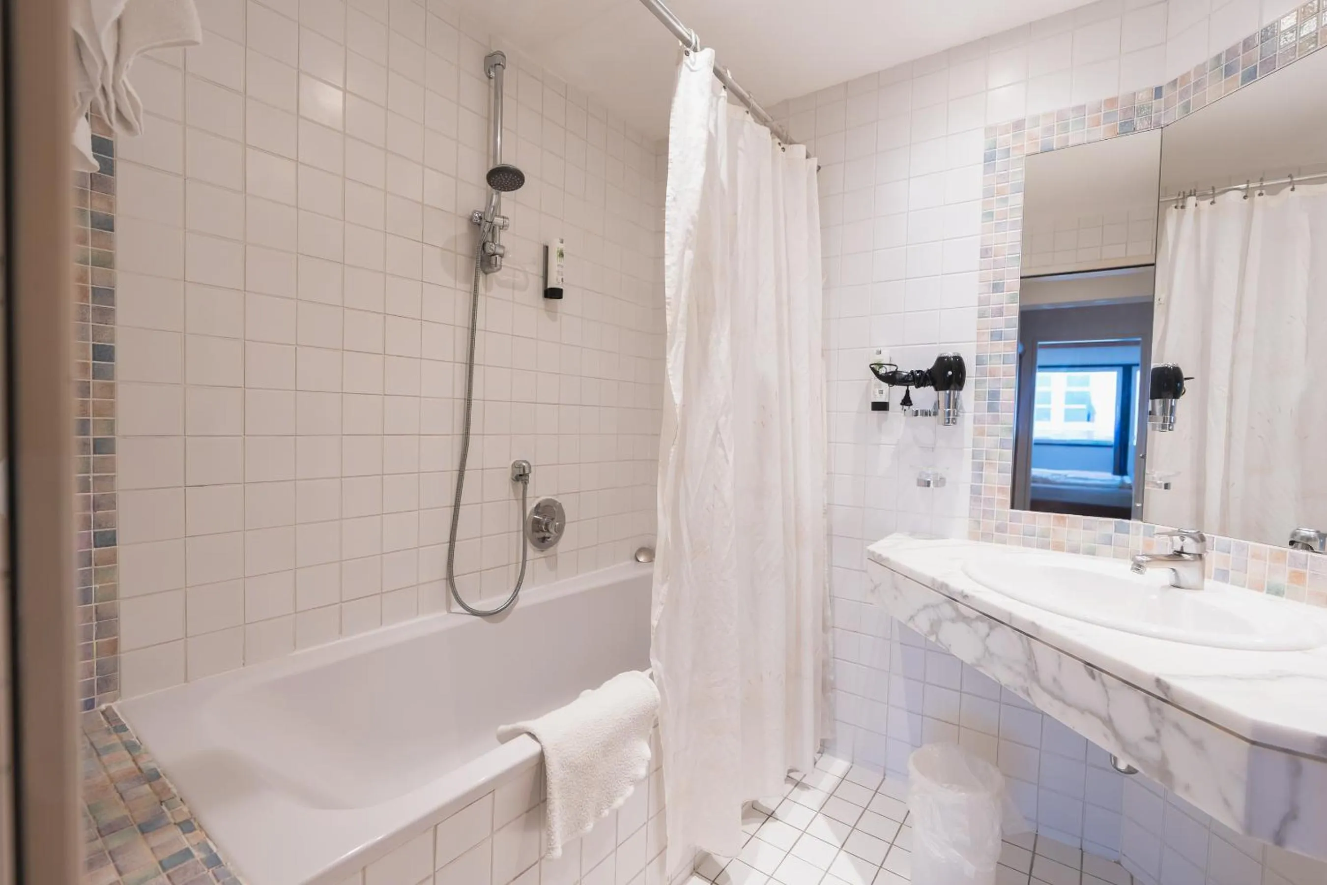 Shower in Hotel Gruberhof Innsbruck Igls B&B