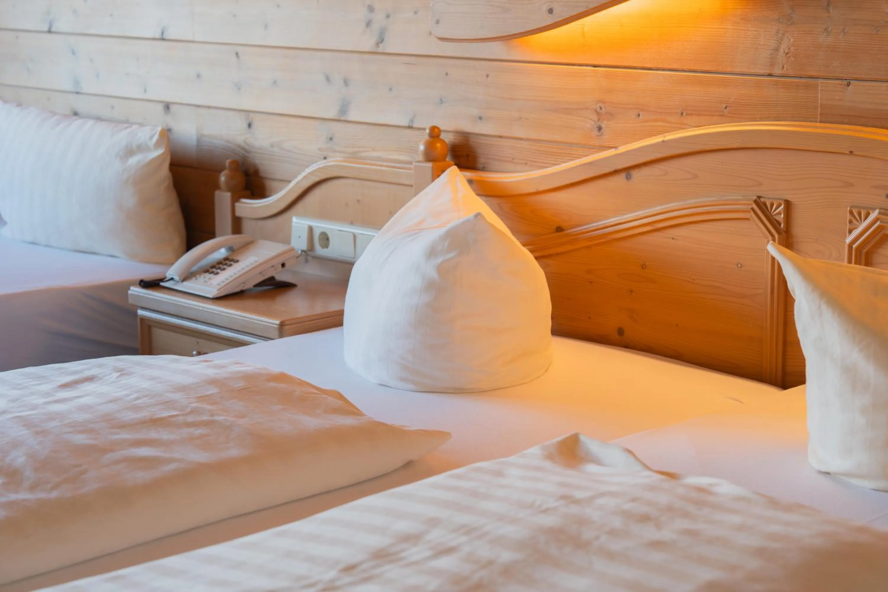 Bed in Hotel Gruberhof Innsbruck Igls B&B