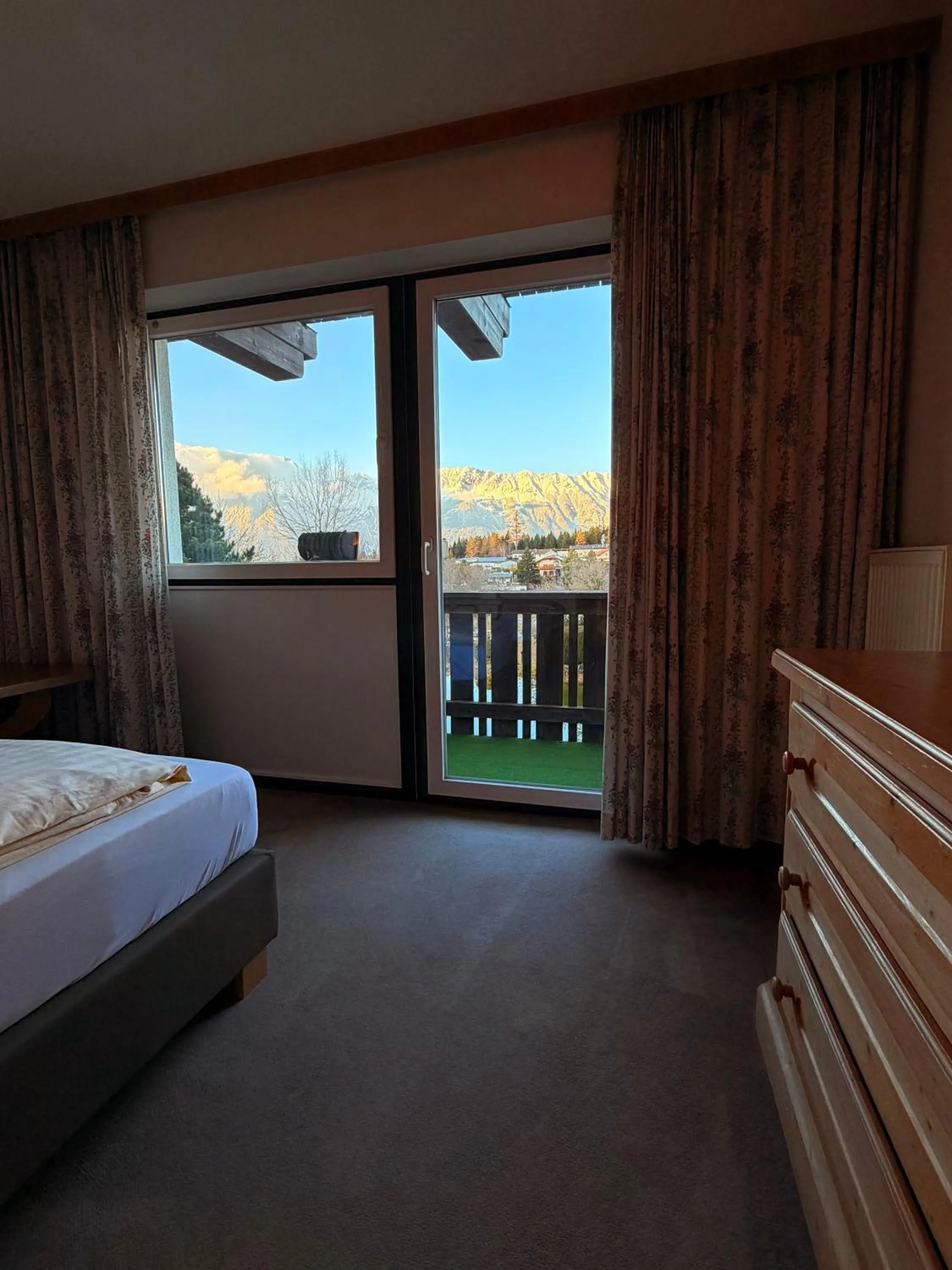 Balcony/Terrace, Bed in Hotel Gruberhof Innsbruck Igls B&B