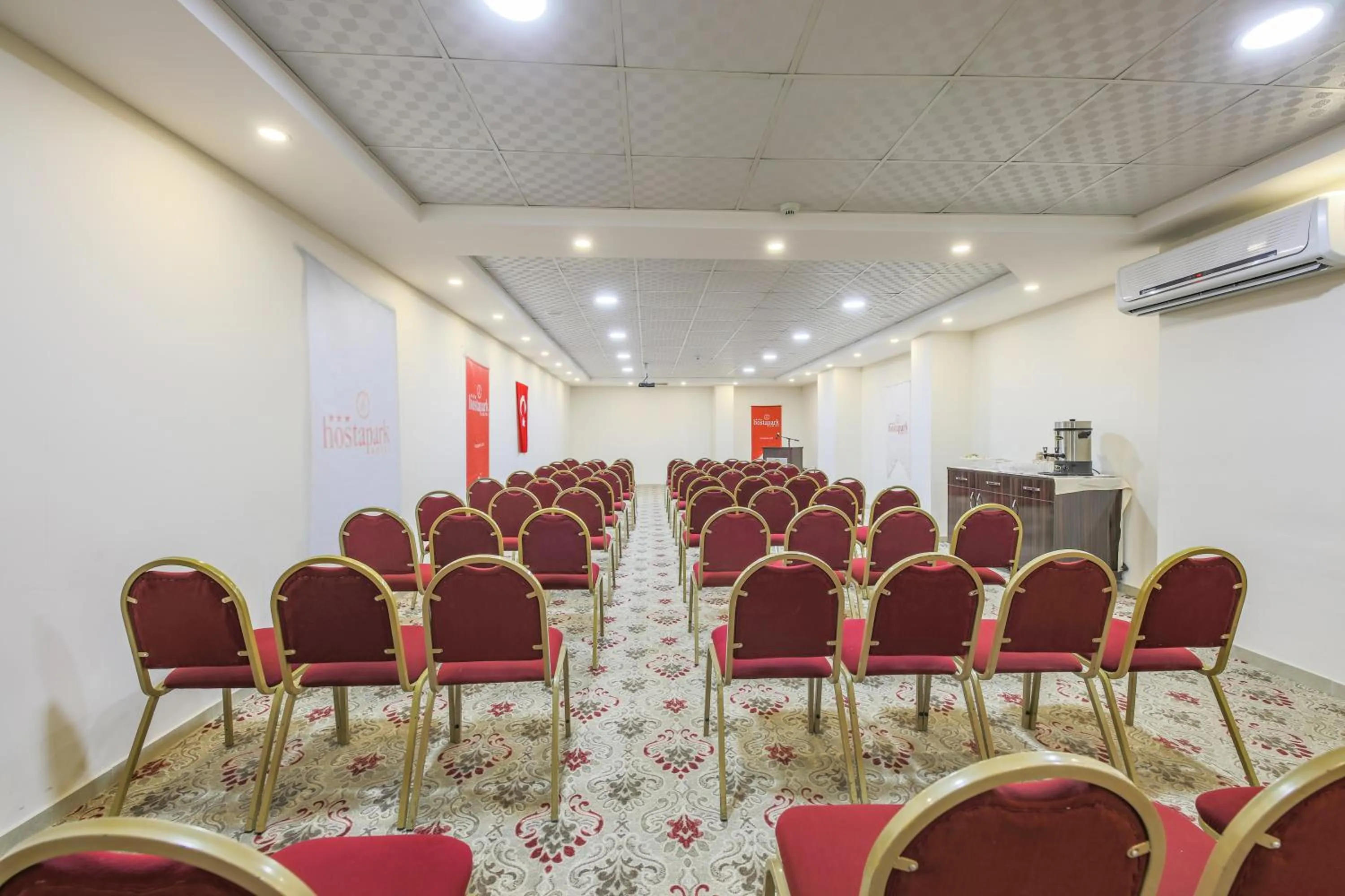 Meeting/conference room in Hostapark Hotel