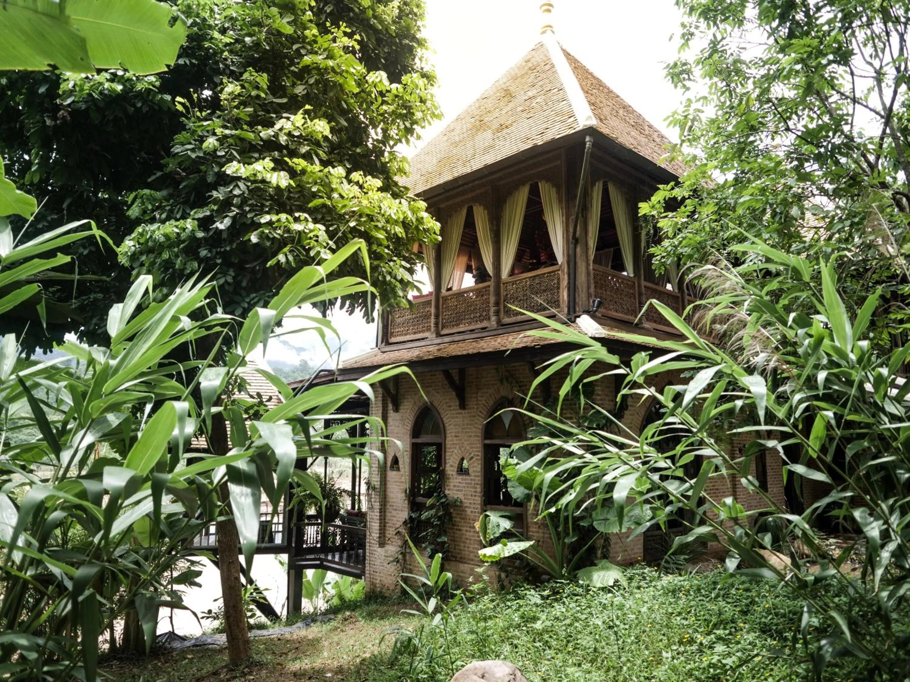 Restaurant/places to eat in Chateau Orientale Resort