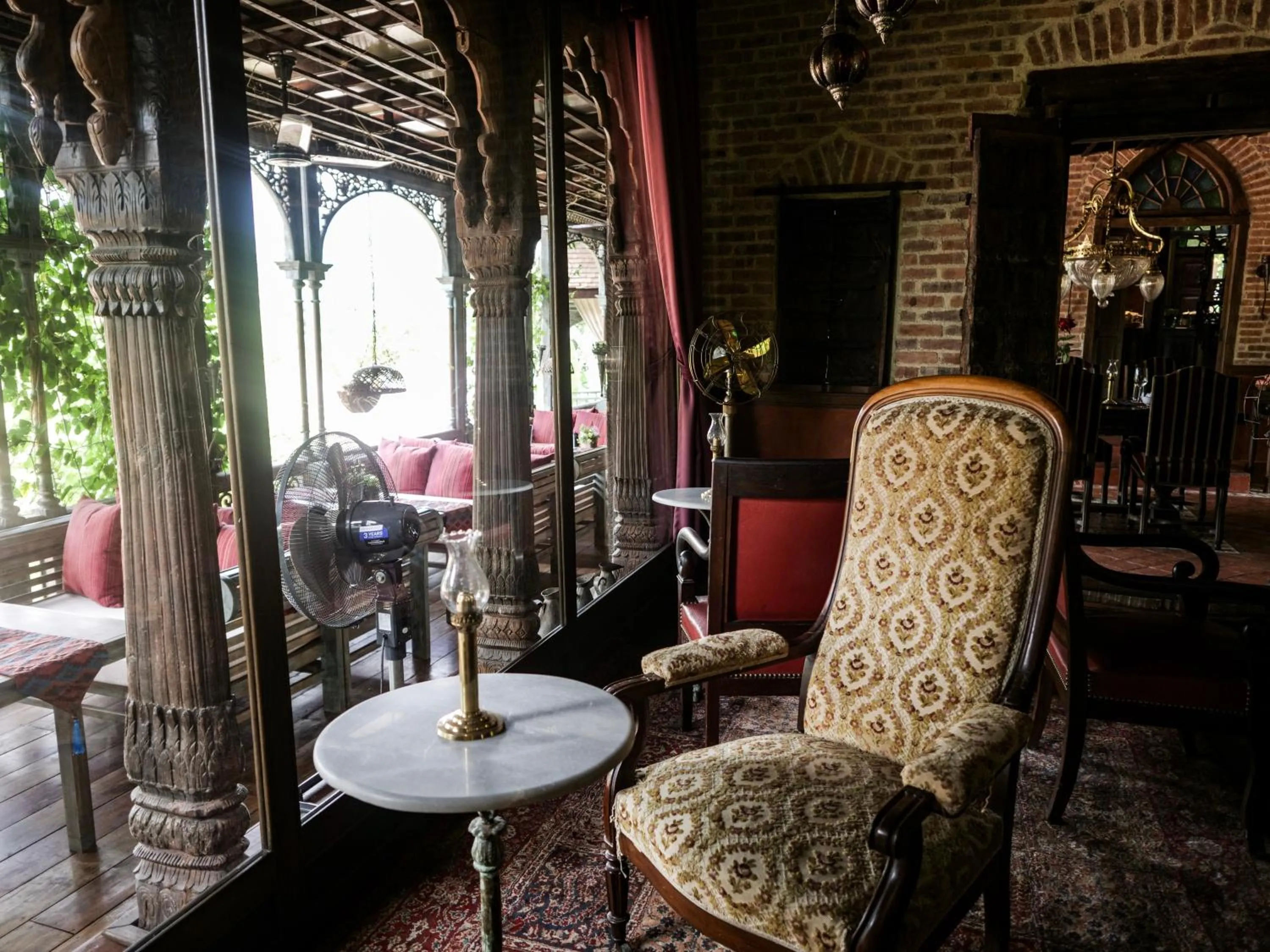 Restaurant/places to eat in Chateau Orientale Resort