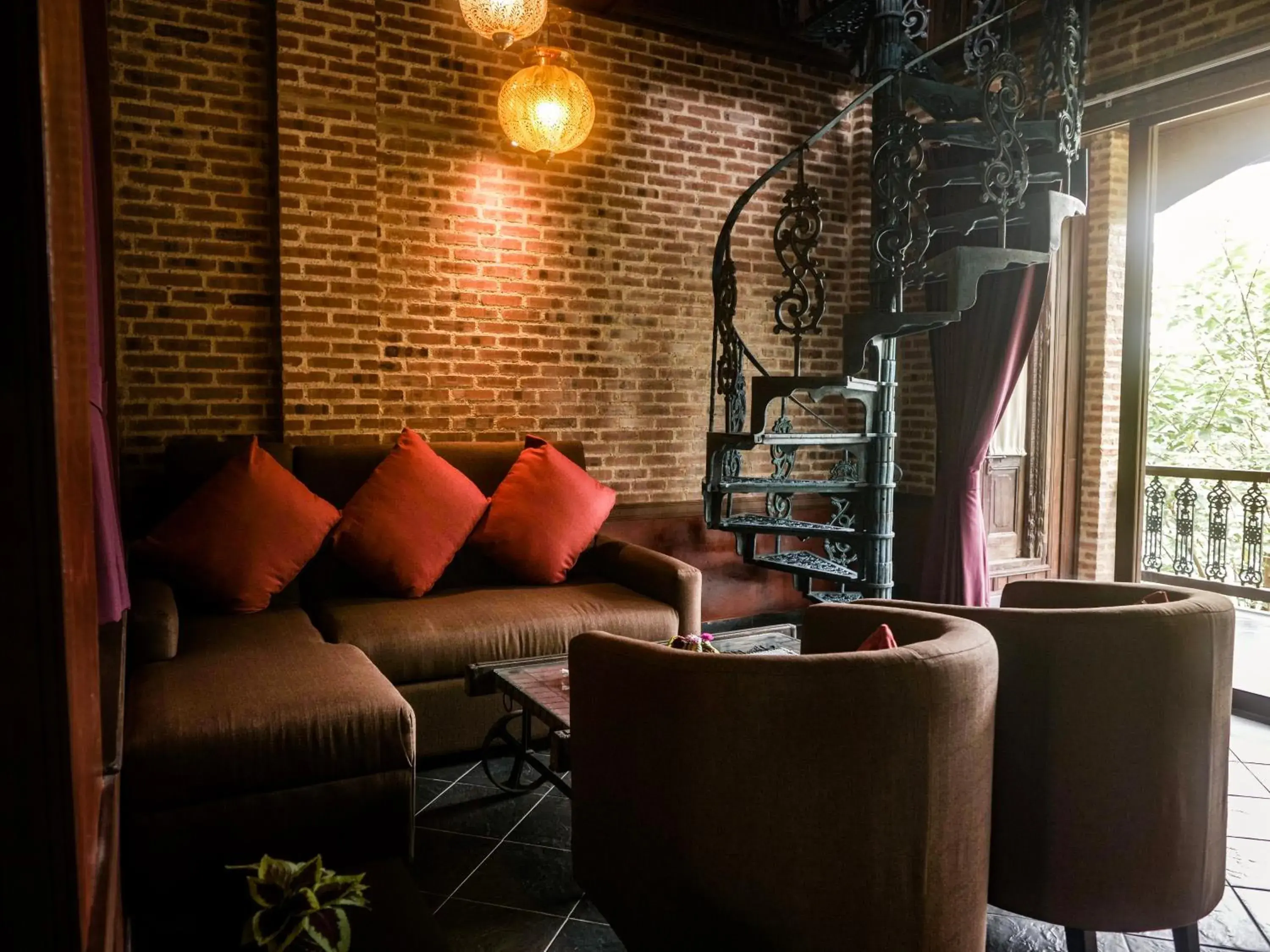 Deluxe Family Room in Chateau Orientale Resort Deluxe Family Room in Chateau Orientale Resort