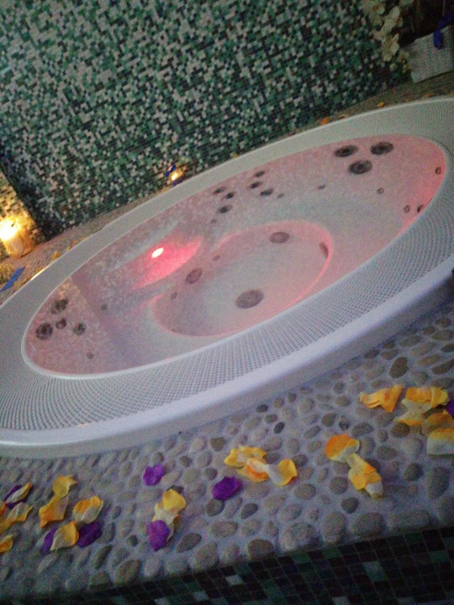 Hot Tub in Baiamalva Resort Spa