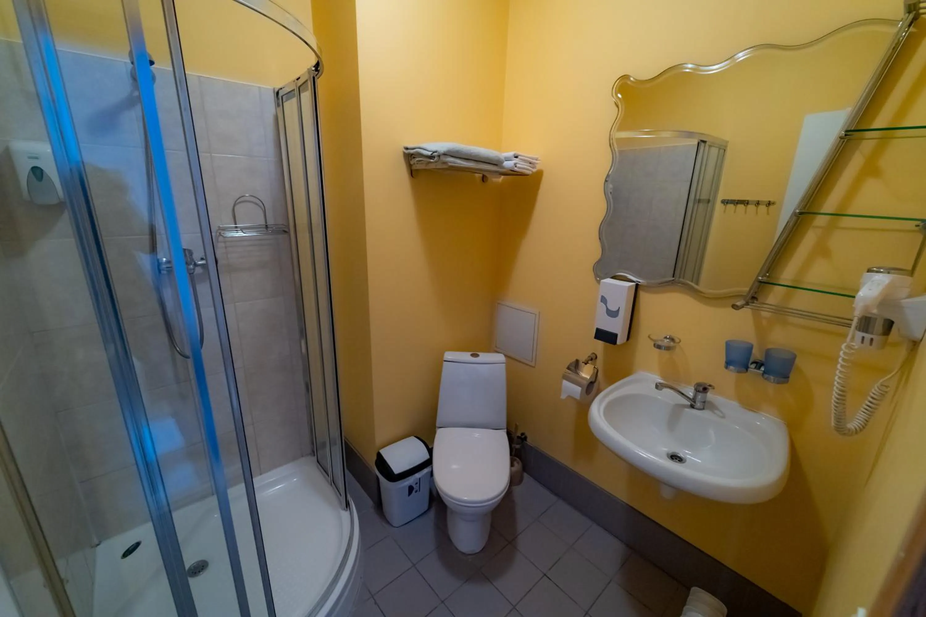 Shower in Hotel Mare & Restaurant