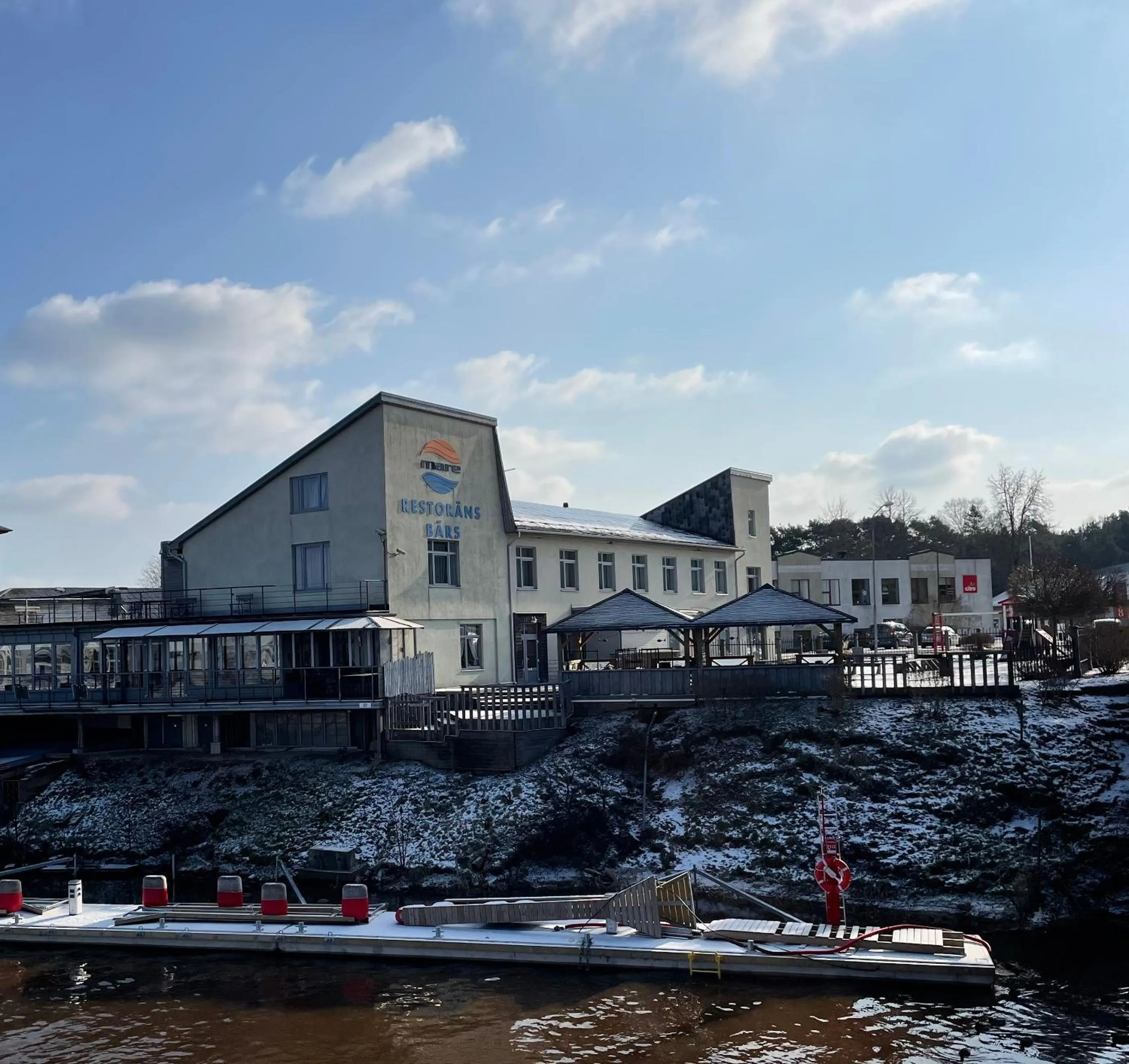 Property building in Hotel Mare & Restaurant