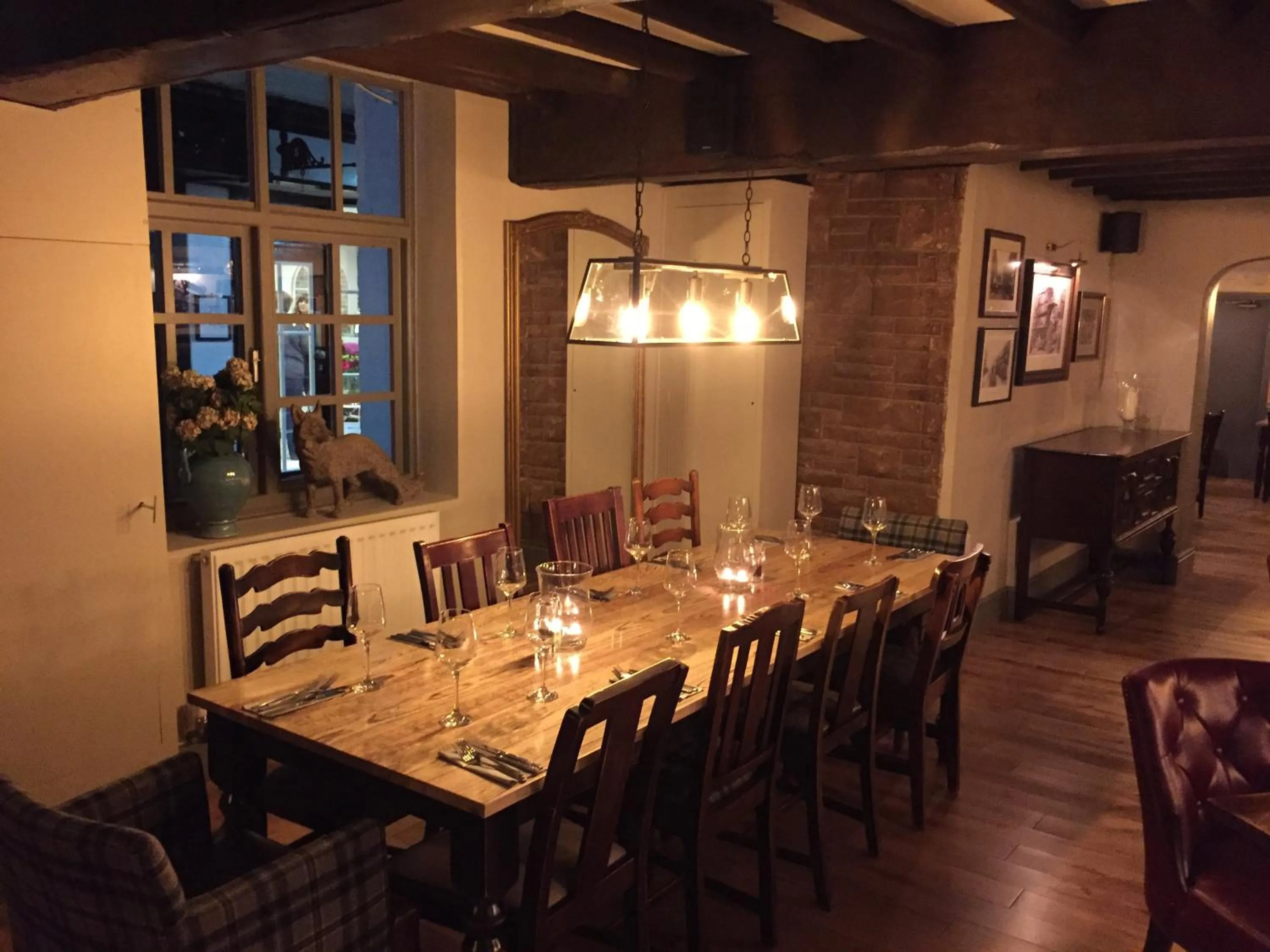 Dining area in Crown Hotel