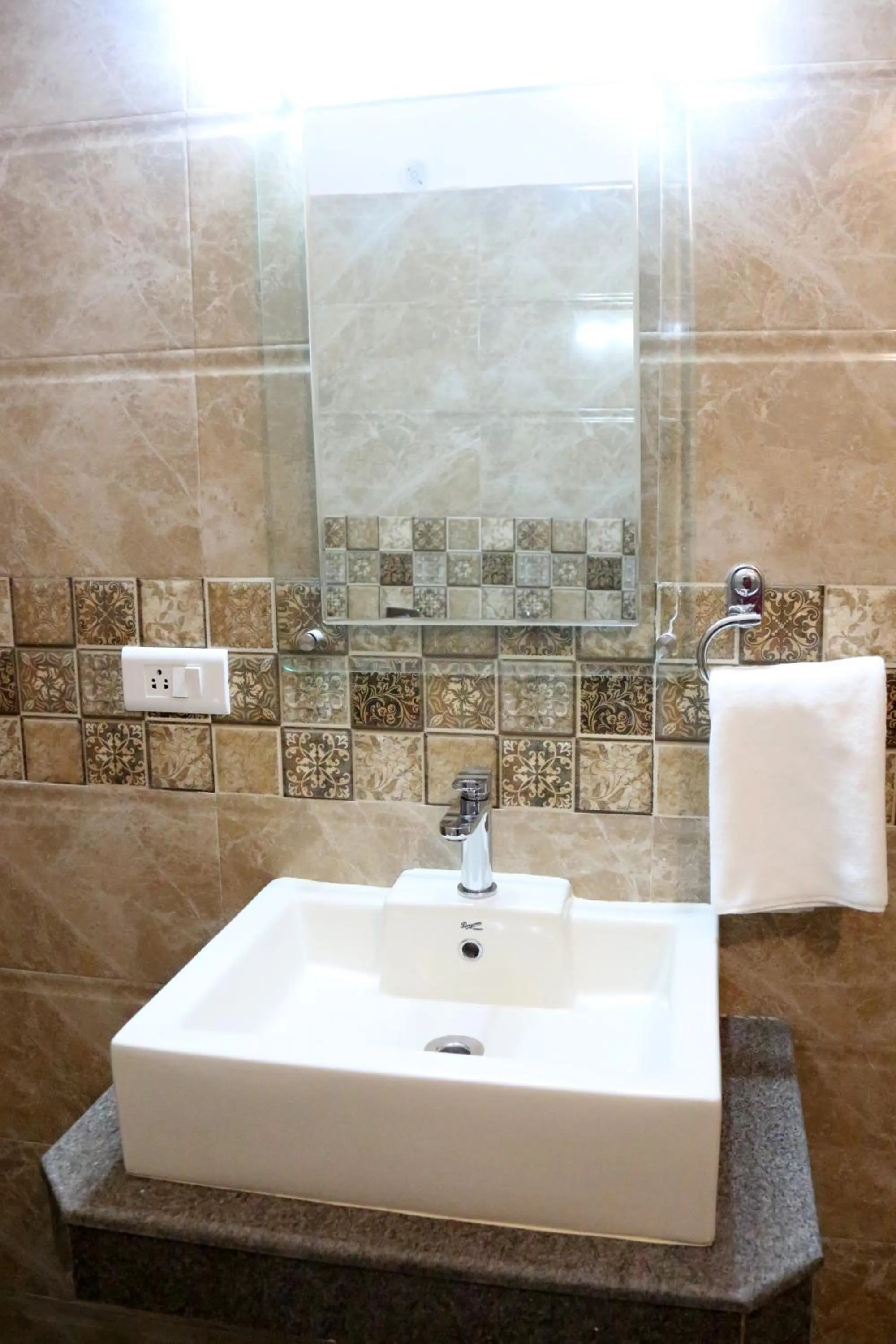 Toilet in Vijaigarh Kothi - Heritage boutique