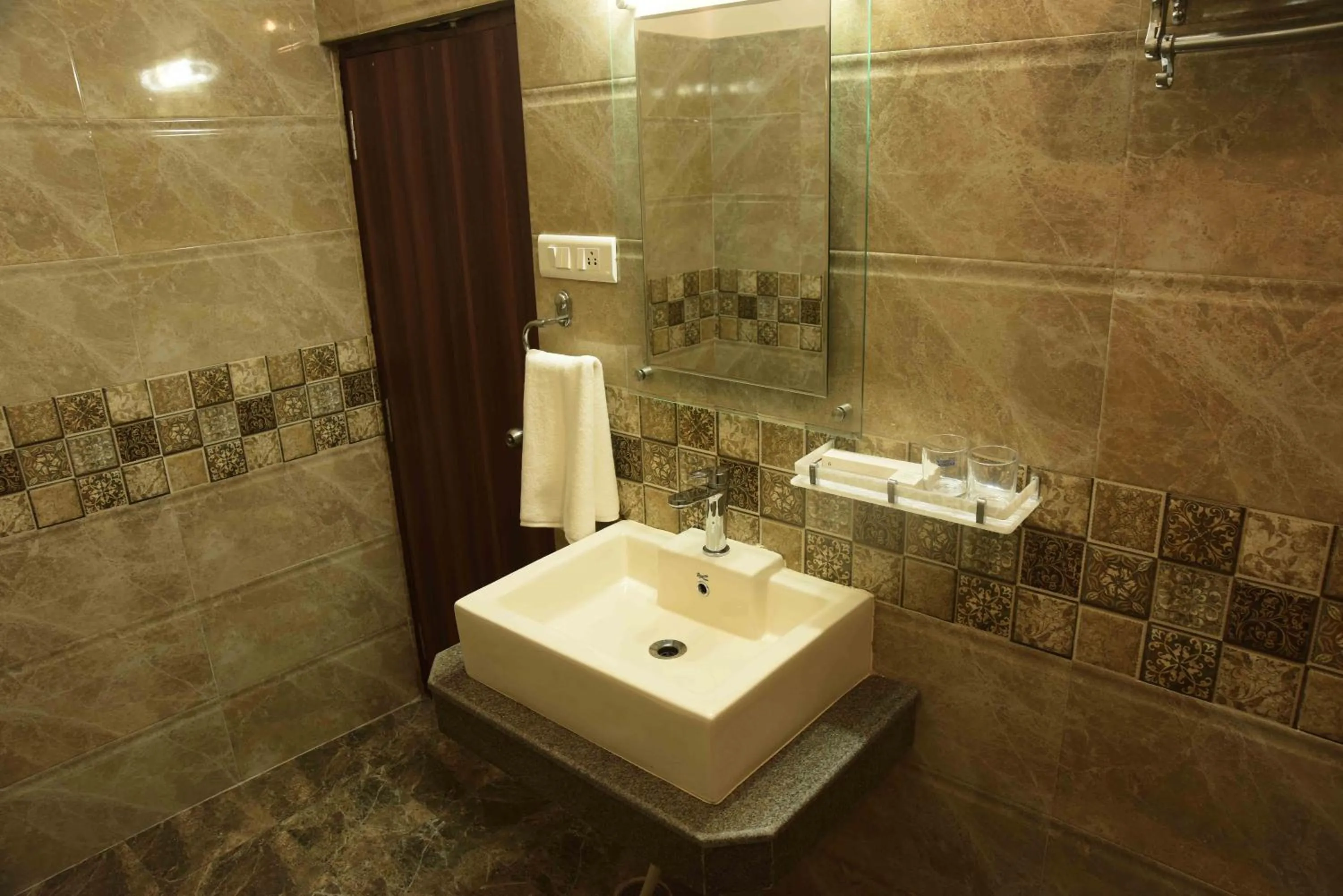 Bathroom in Vijaigarh Kothi - Heritage boutique