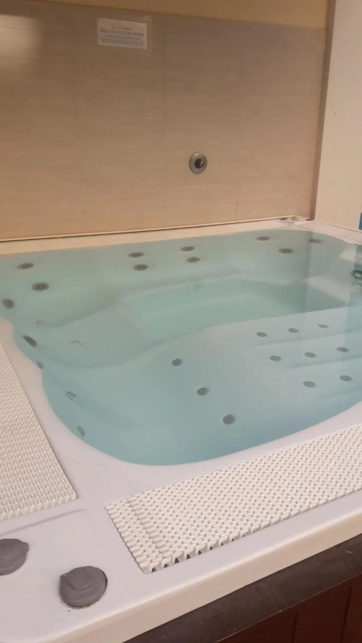 Swimming pool in Hotel Prestige