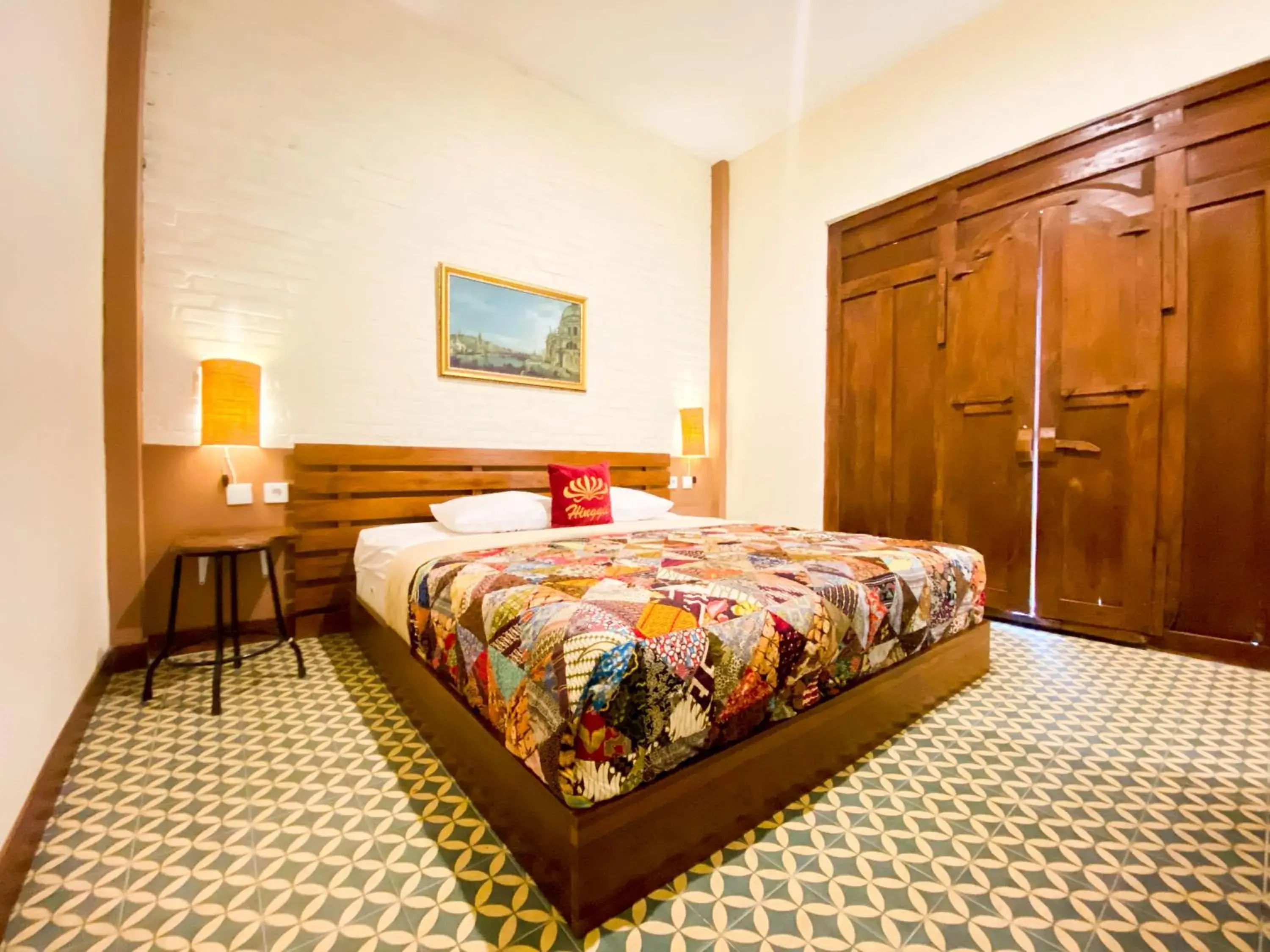 Superior Double Room in Hinggil Homestay Syariah Malioboro Yogya Mitra RedDoorz Superior Double Room in Hinggil Homestay Syariah Malioboro Yogya Mitra RedDoorz