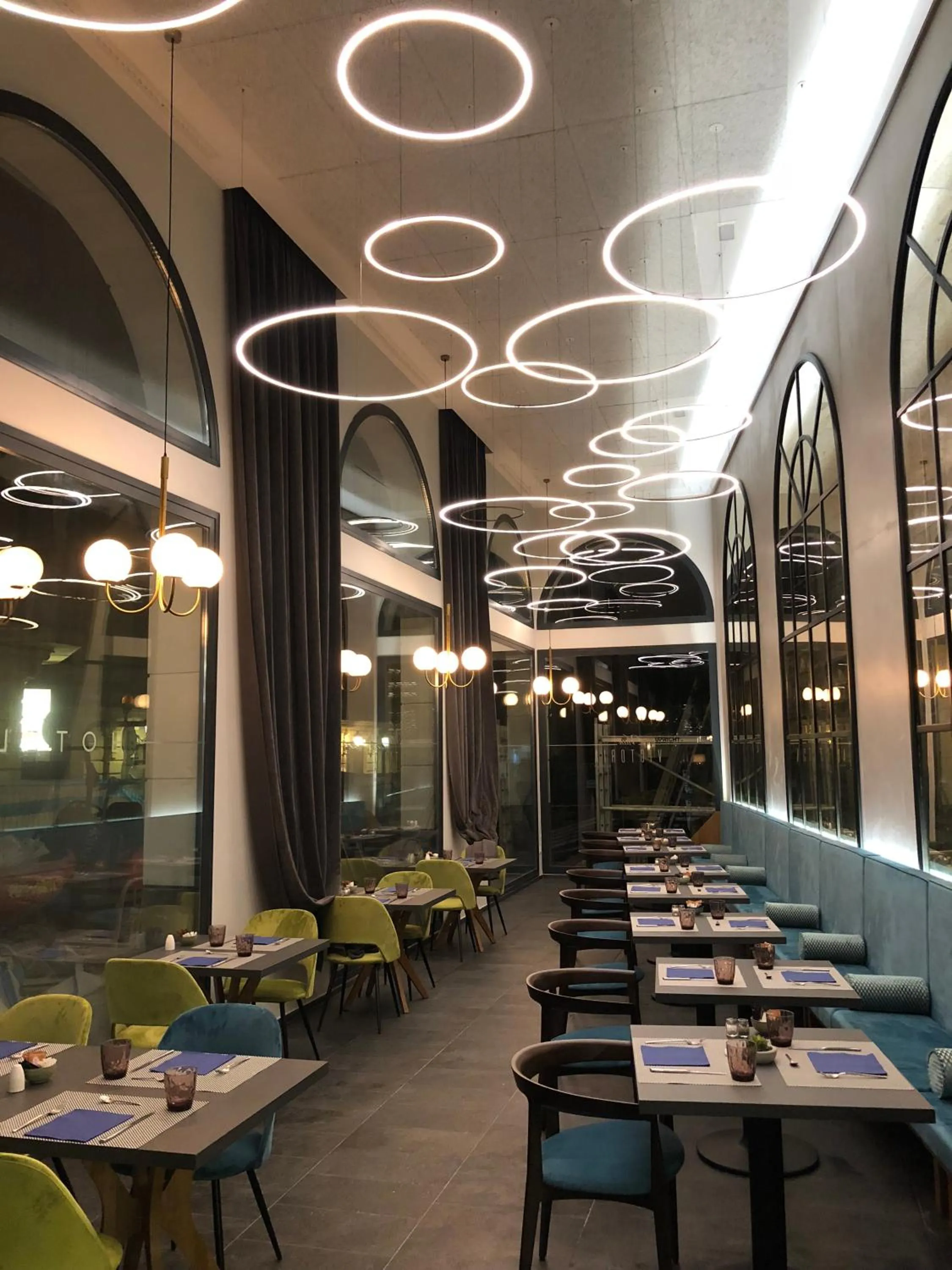 Restaurant/places to eat in Intelier Victoria