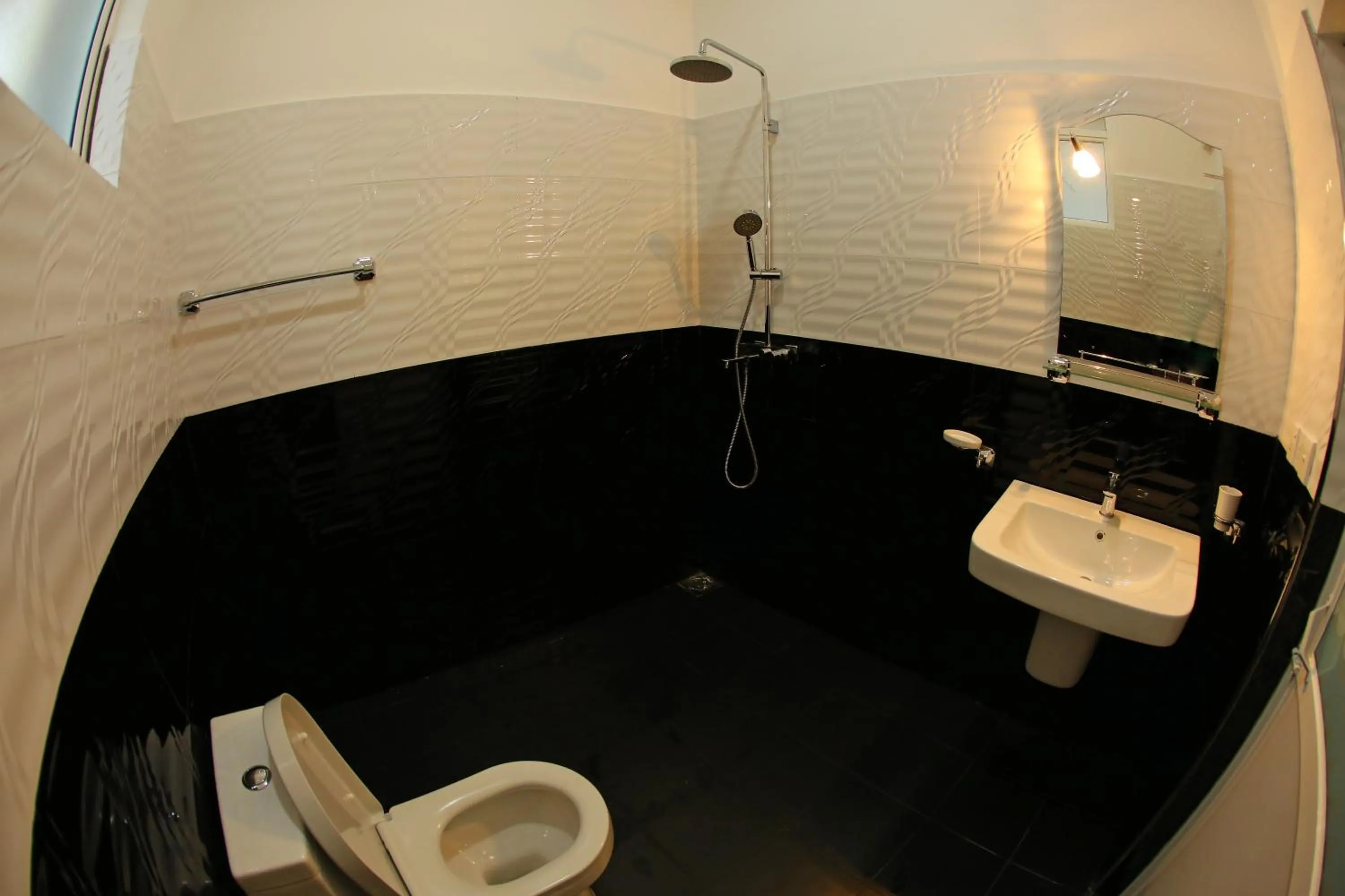 Queen's Gate, Mirissa