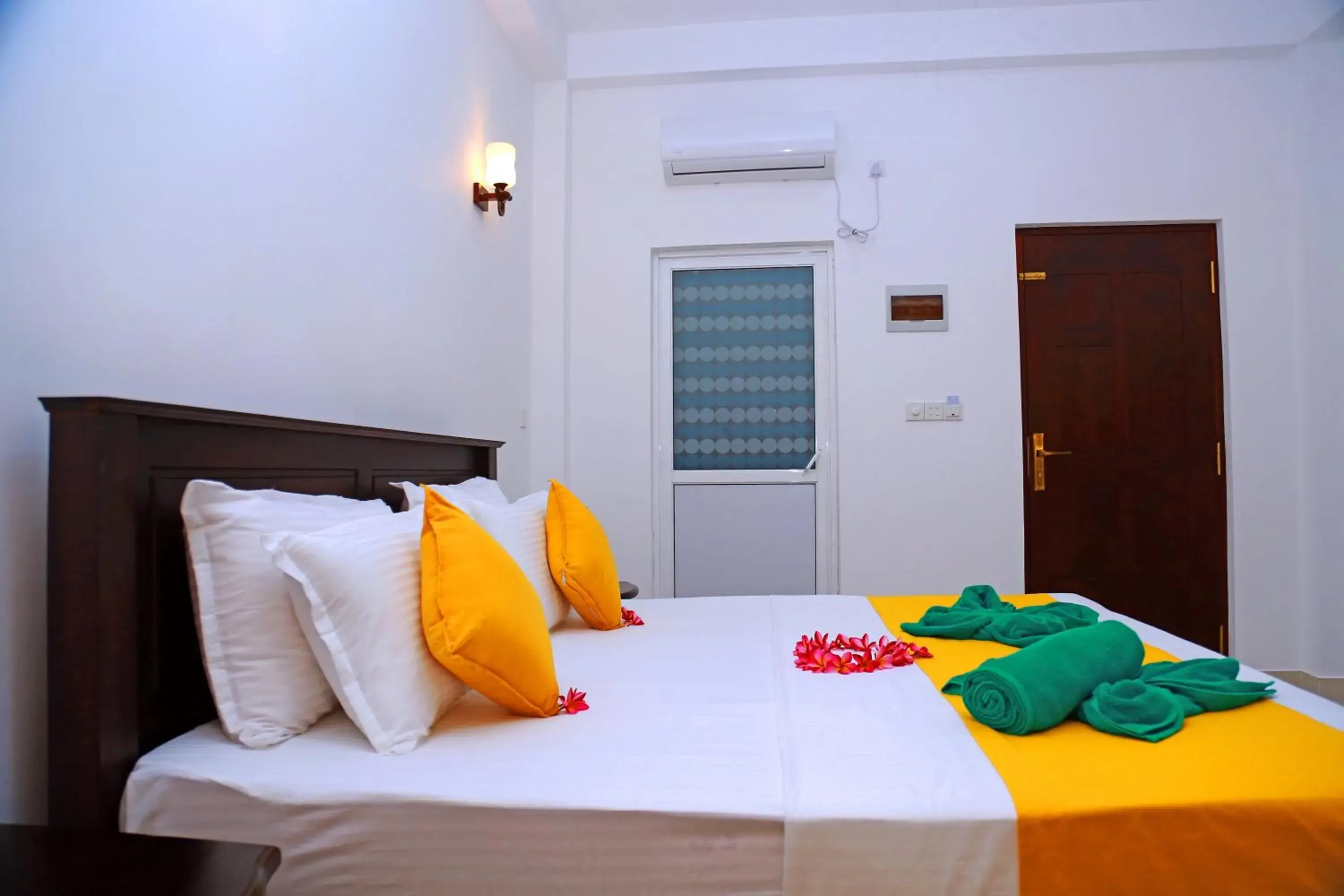 Deluxe Double Room in Queen's Gate, Mirissa Deluxe Double Room in Queen's Gate, Mirissa