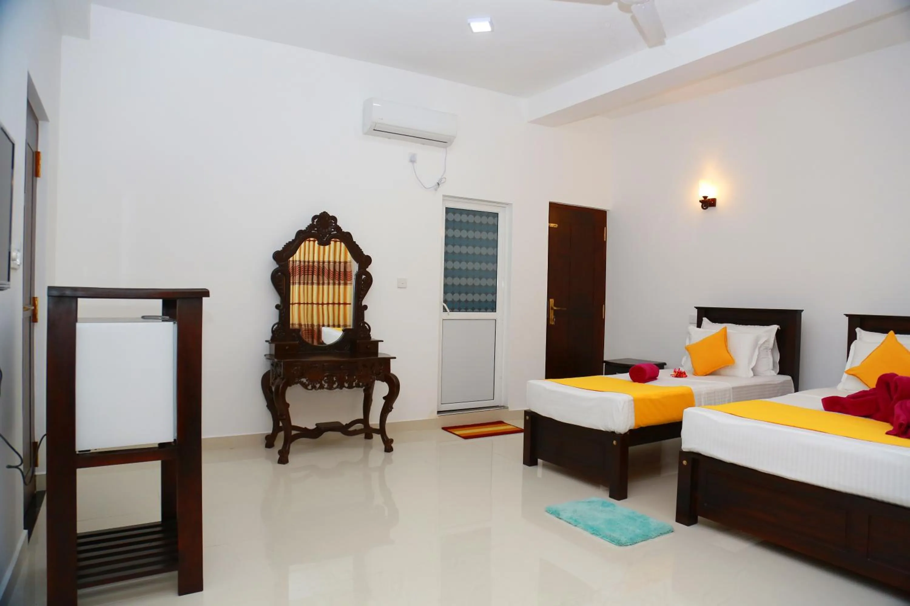 Bed in Queen's Gate, Mirissa