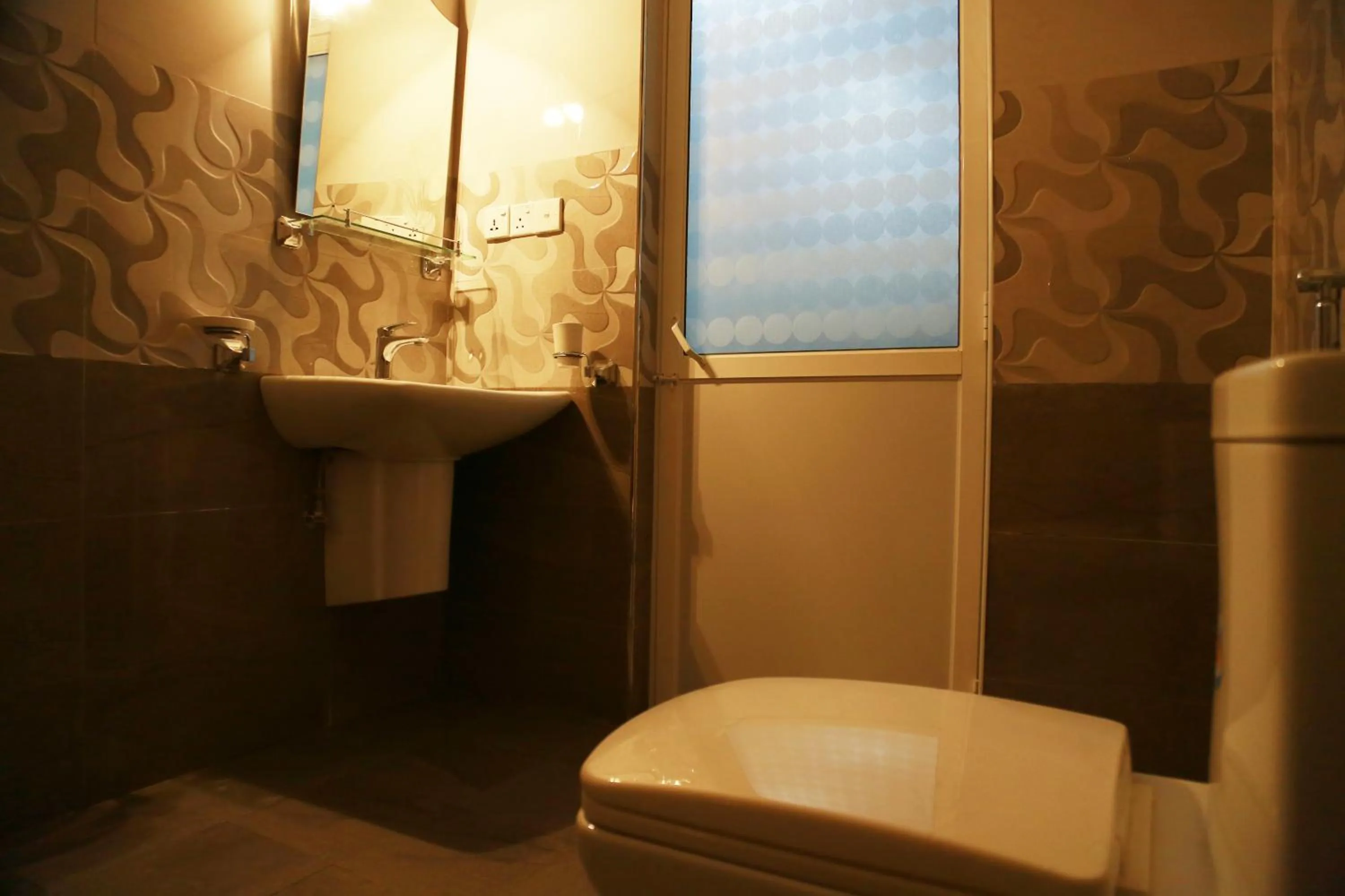 Queen's Gate, Mirissa