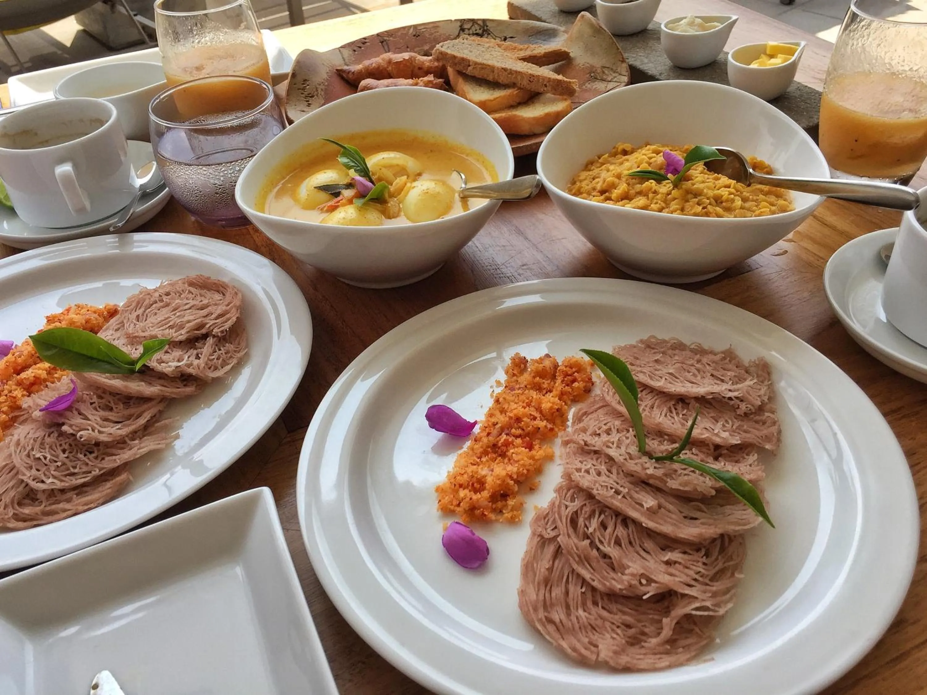 Breakfast in Queen's Gate, Mirissa