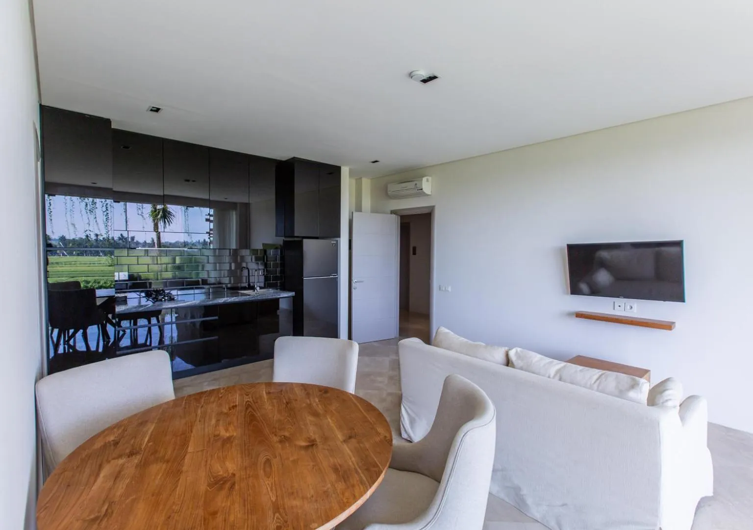 Kitchen or kitchenette in The Double View Mansions Bali