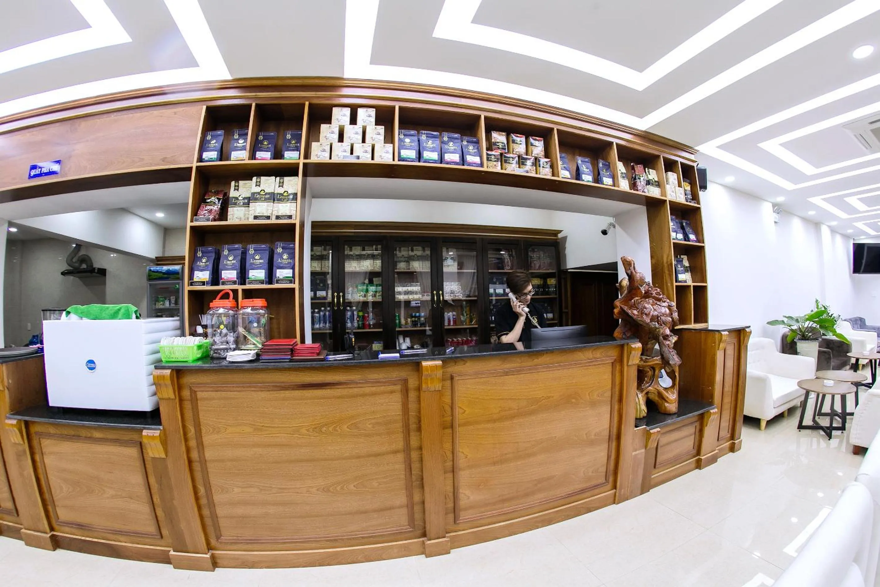 Property building in Khách sạn Vĩnh Hội