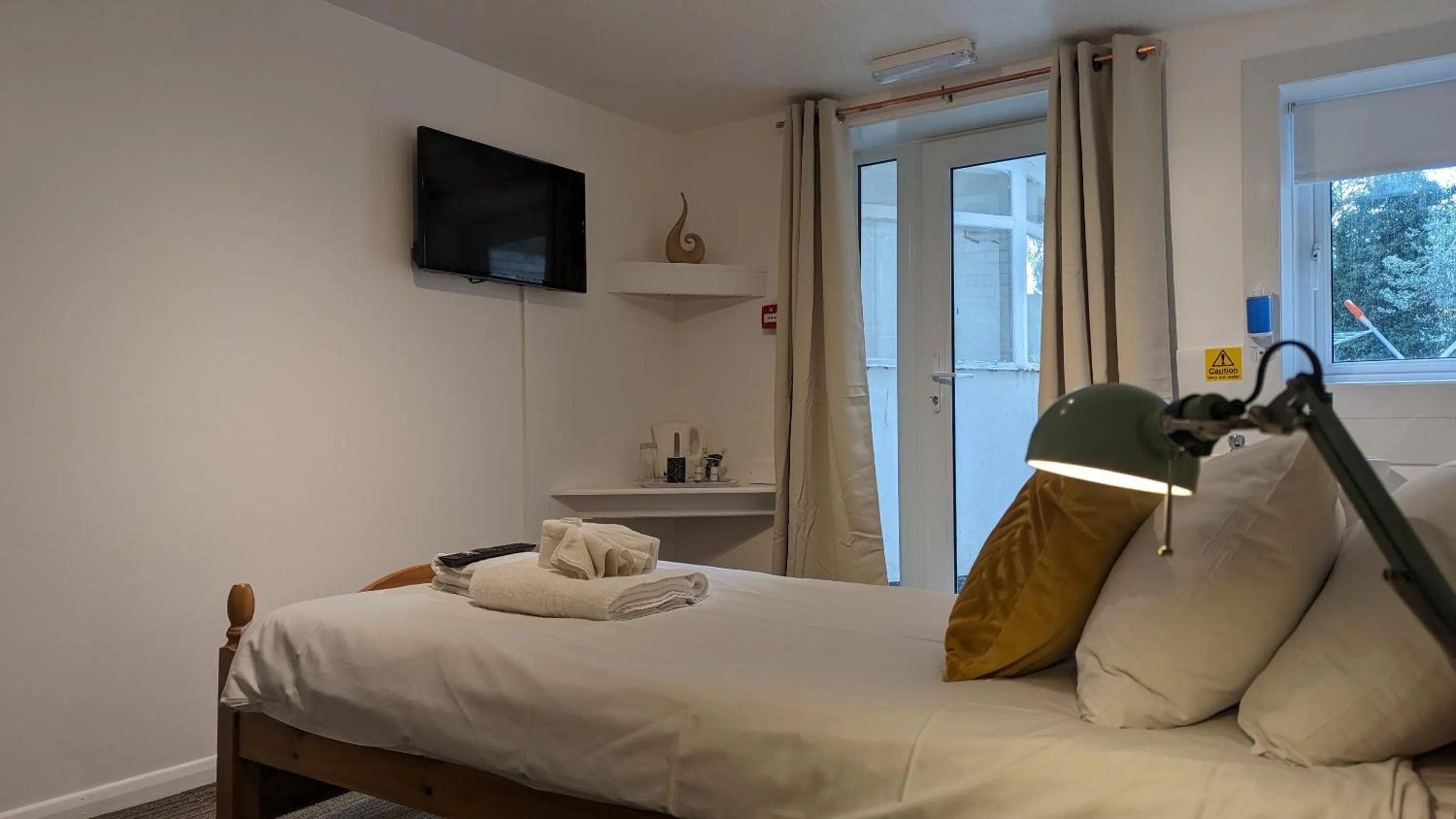 Bedroom, Bed in Dover Town Rooms - Short Lets & Serviced Accommodation - Dover