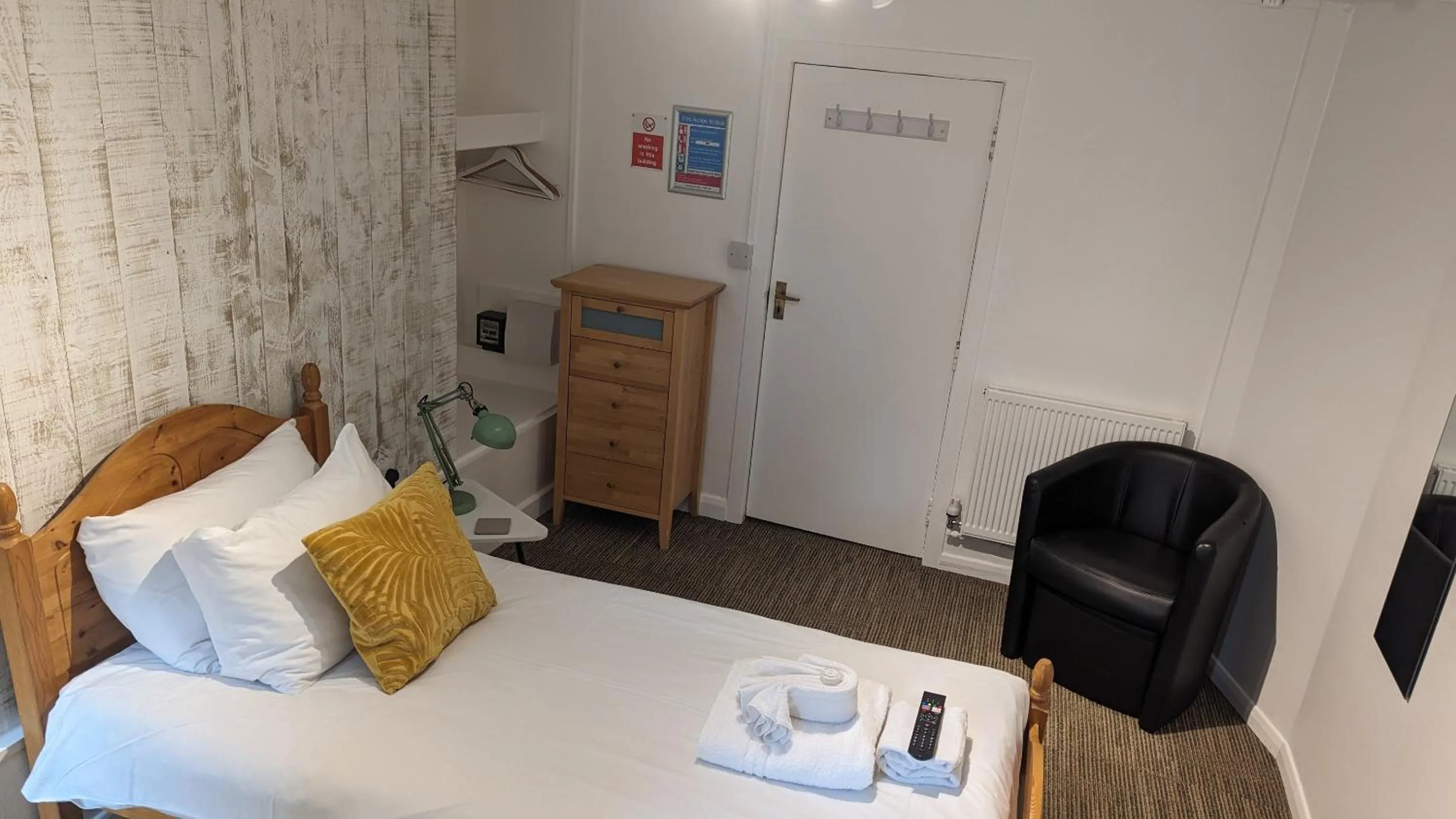 Bedroom, Bed in Dover Town Rooms - Short Lets & Serviced Accommodation - Dover