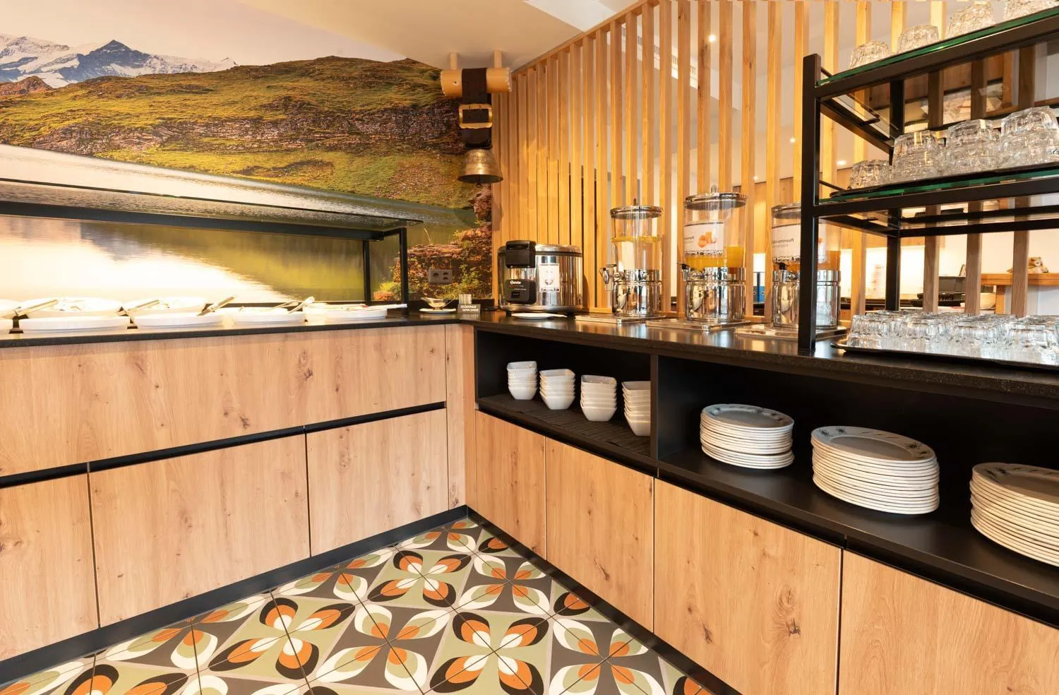 Breakfast in Jungfrau Lodge, Annex Crystal