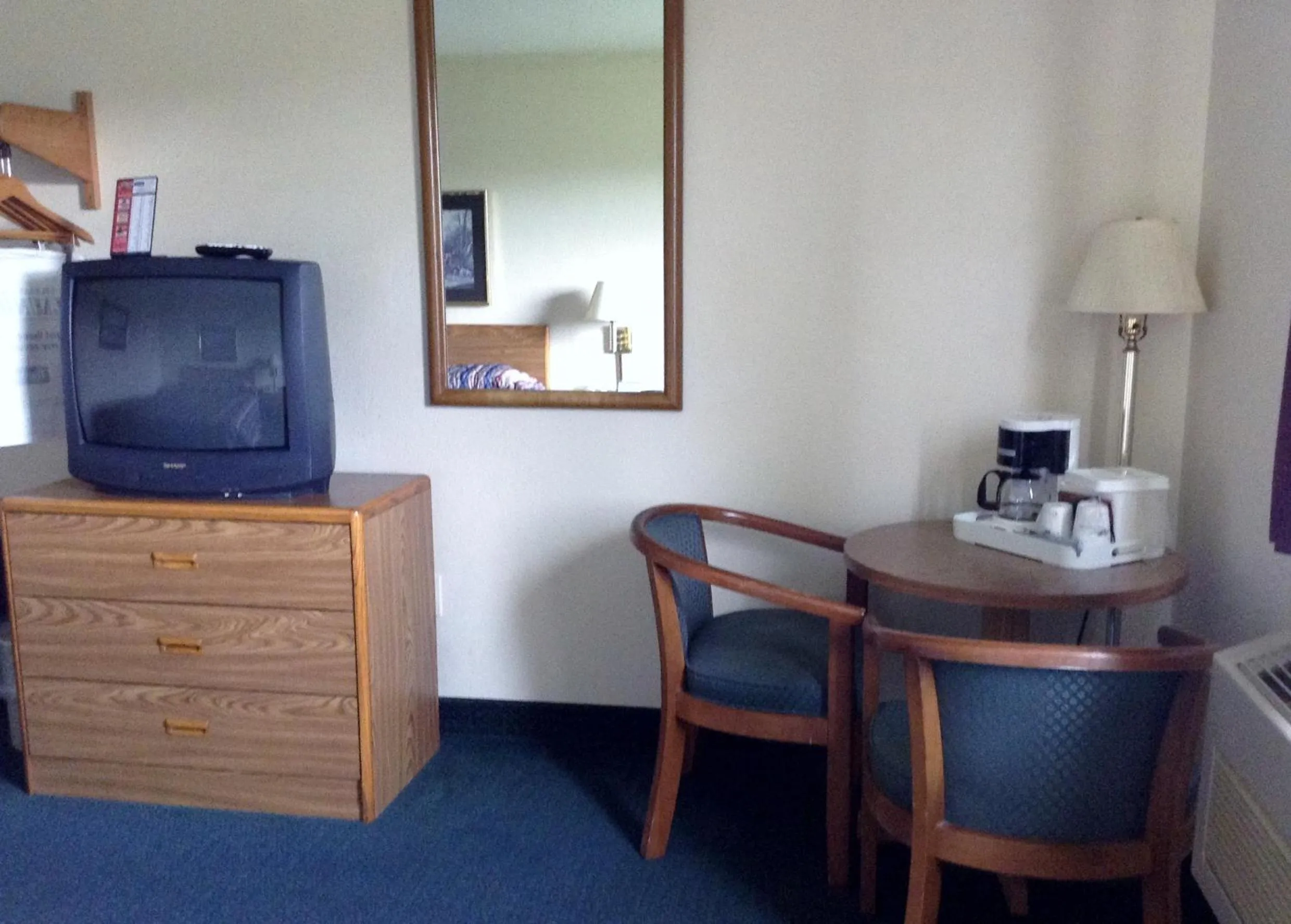 TV and multimedia in Travelodge by Wyndham Hudsonville