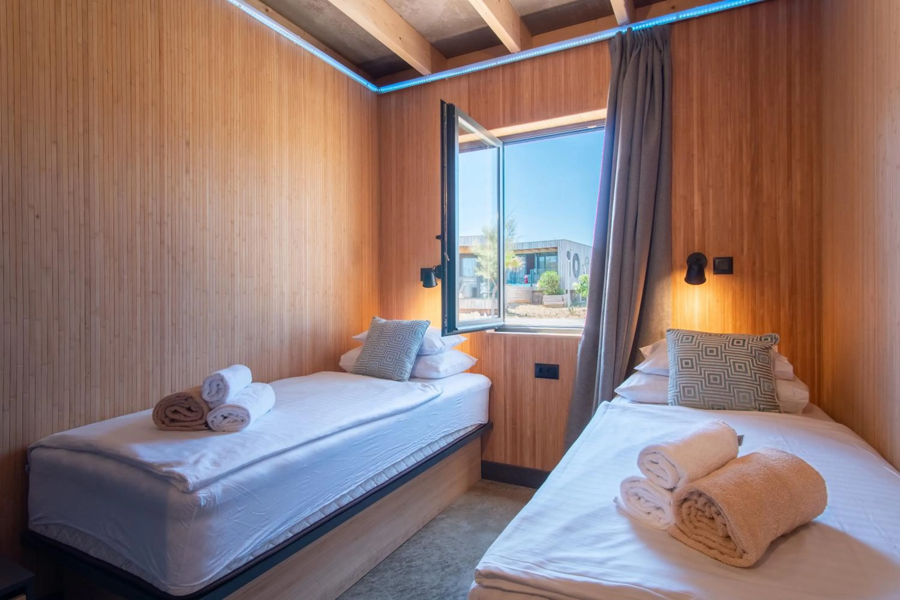 Bed in Noa Glamping Resort