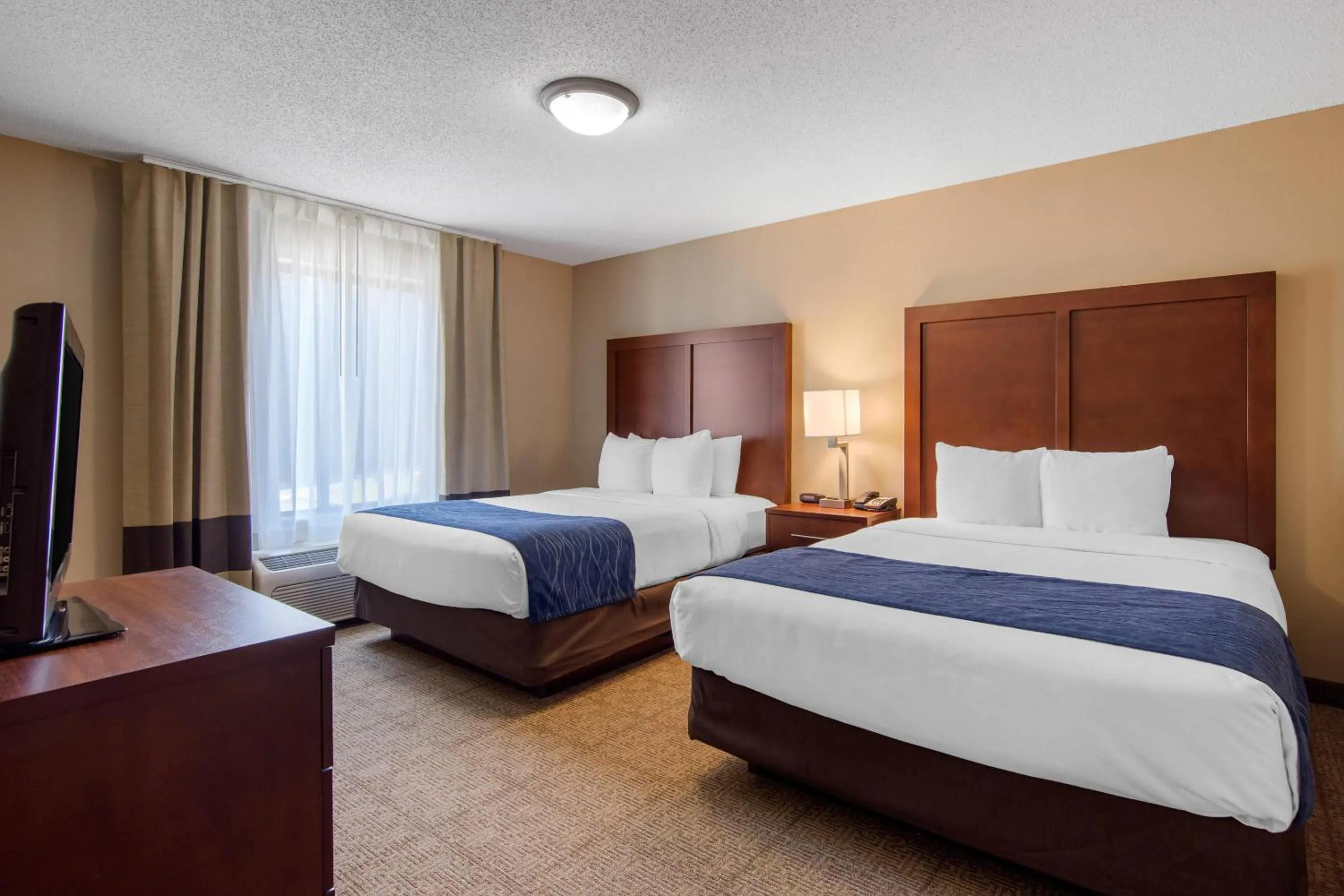Bedroom, Bed in Comfort Inn & Suites Cooperstown - Milford