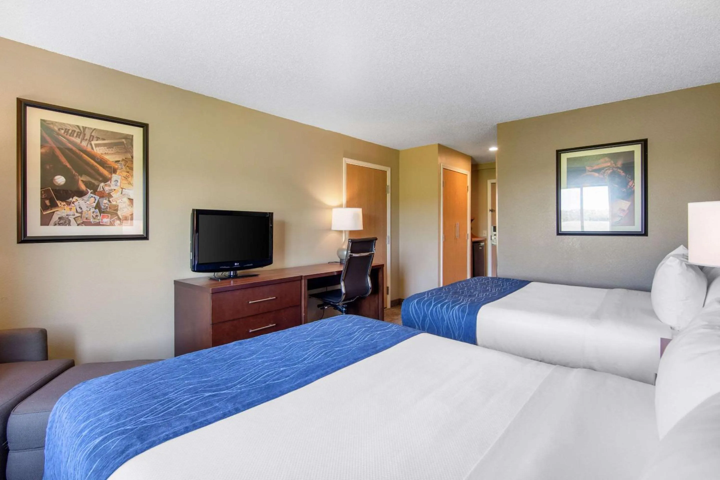 Queen Room with Two Queen Beds - Accessible/Non-Smoking  in Comfort Inn & Suites Cooperstown - Milford