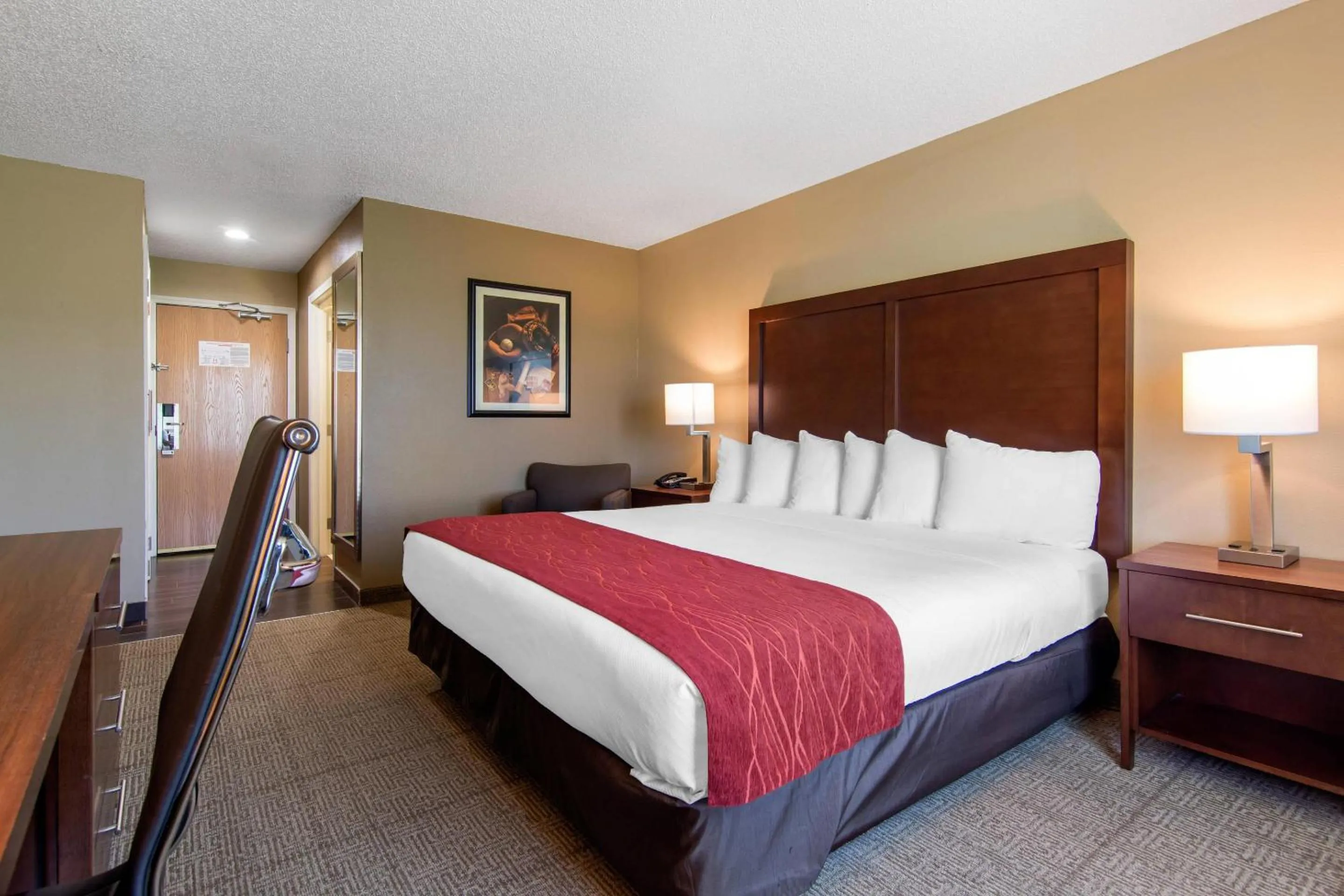 Bedroom, Bed in Comfort Inn & Suites Cooperstown - Milford