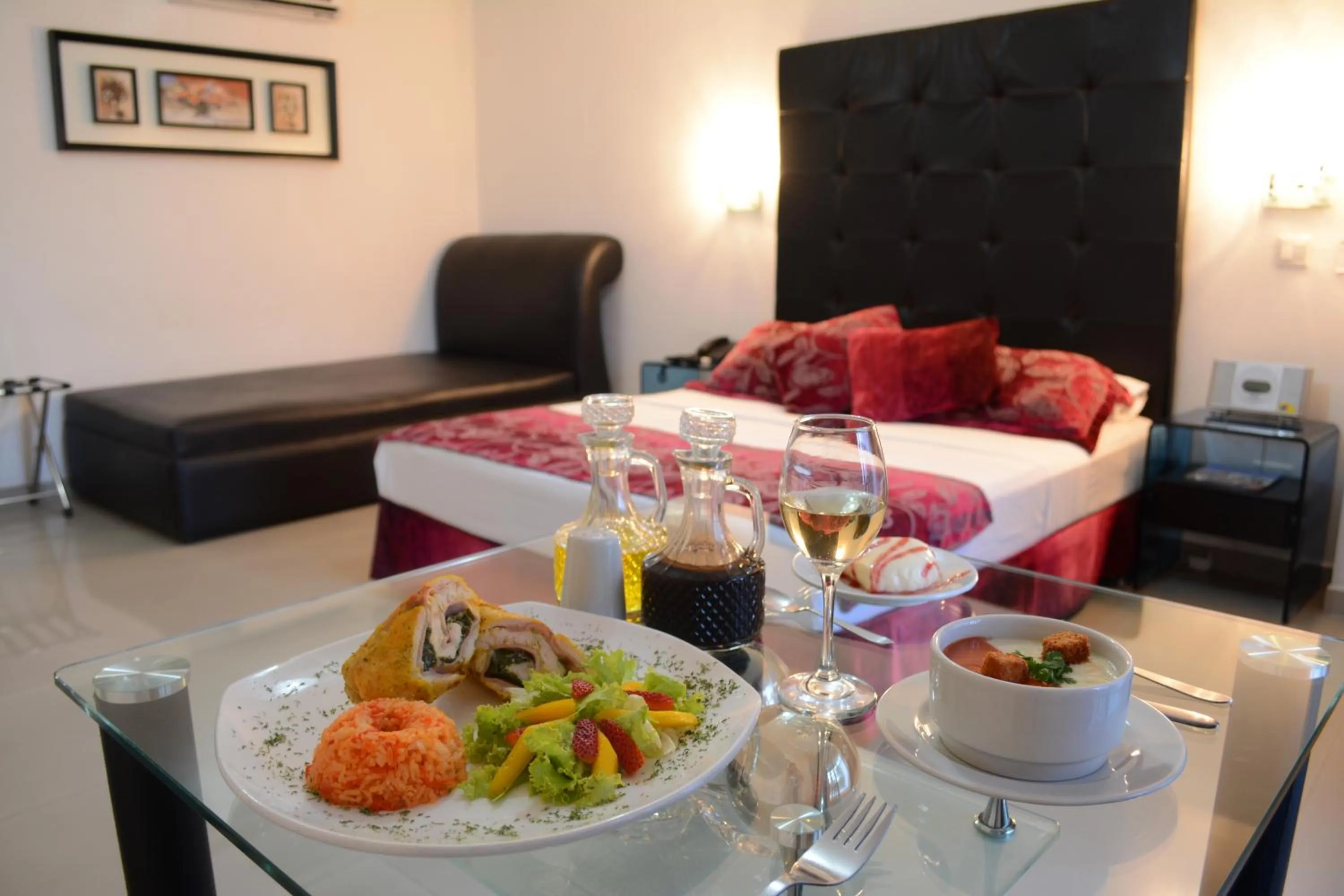 Bed in Hotel Calima Real