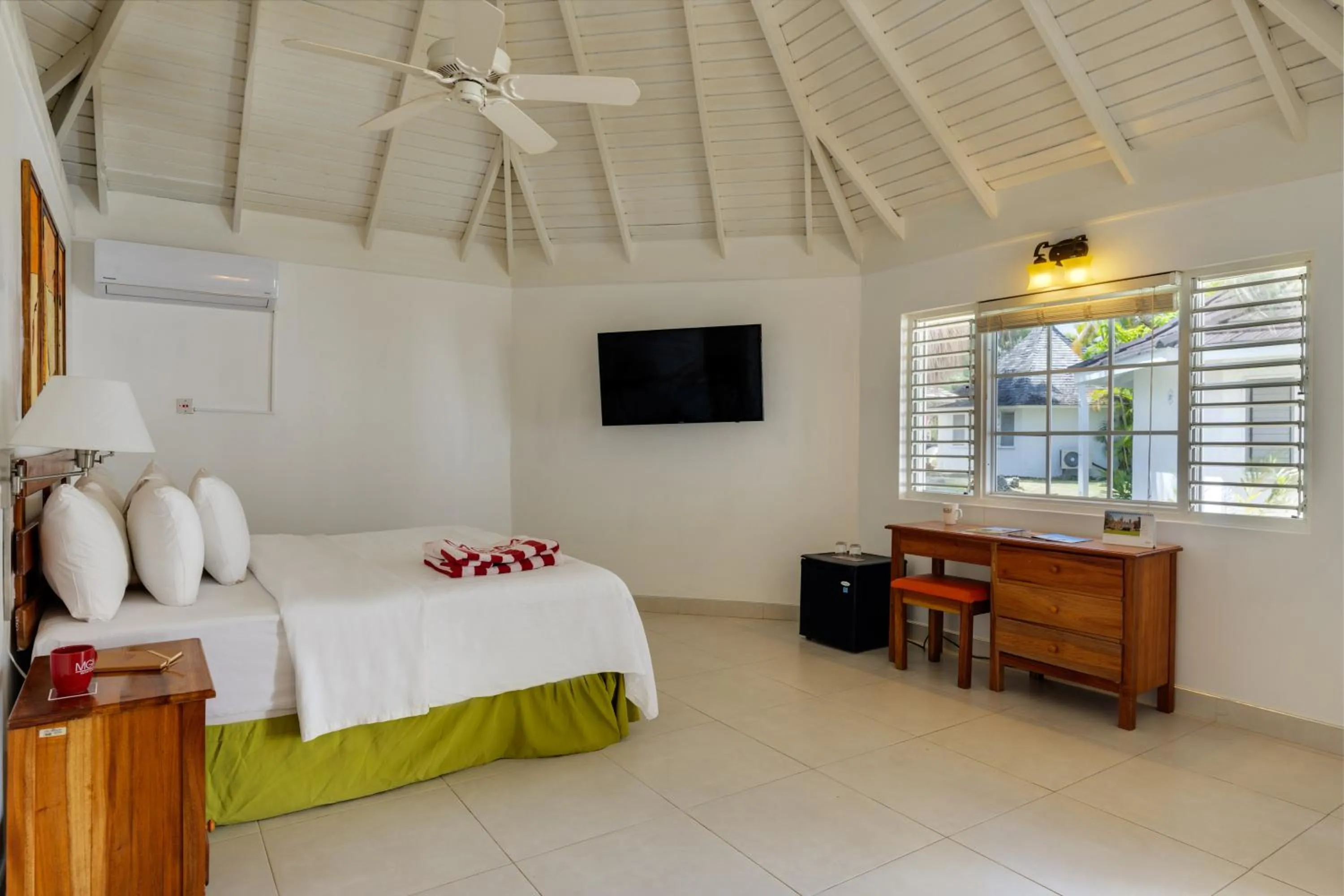Bedroom, Bed in Grand Muthu Runaway Bay Club Caribbean