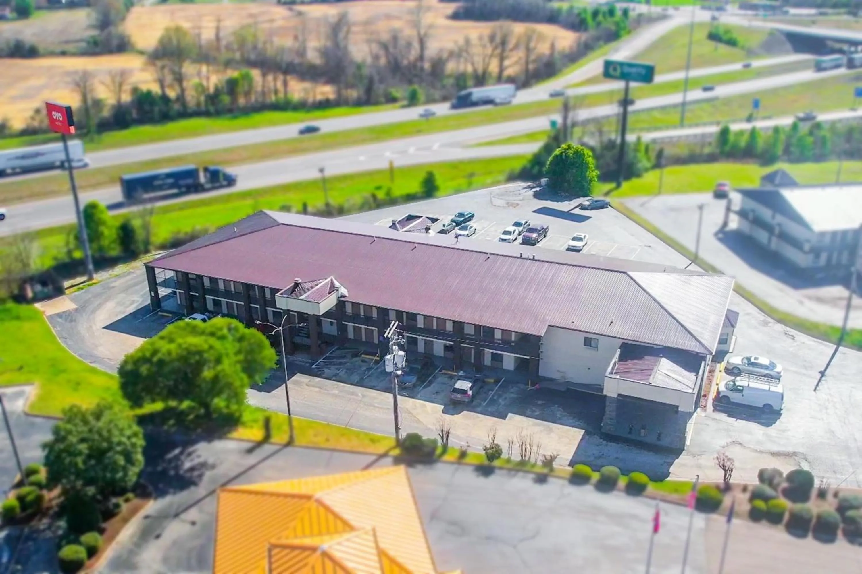 Facade/entrance in OYO Hotel Brownsville TN I-40