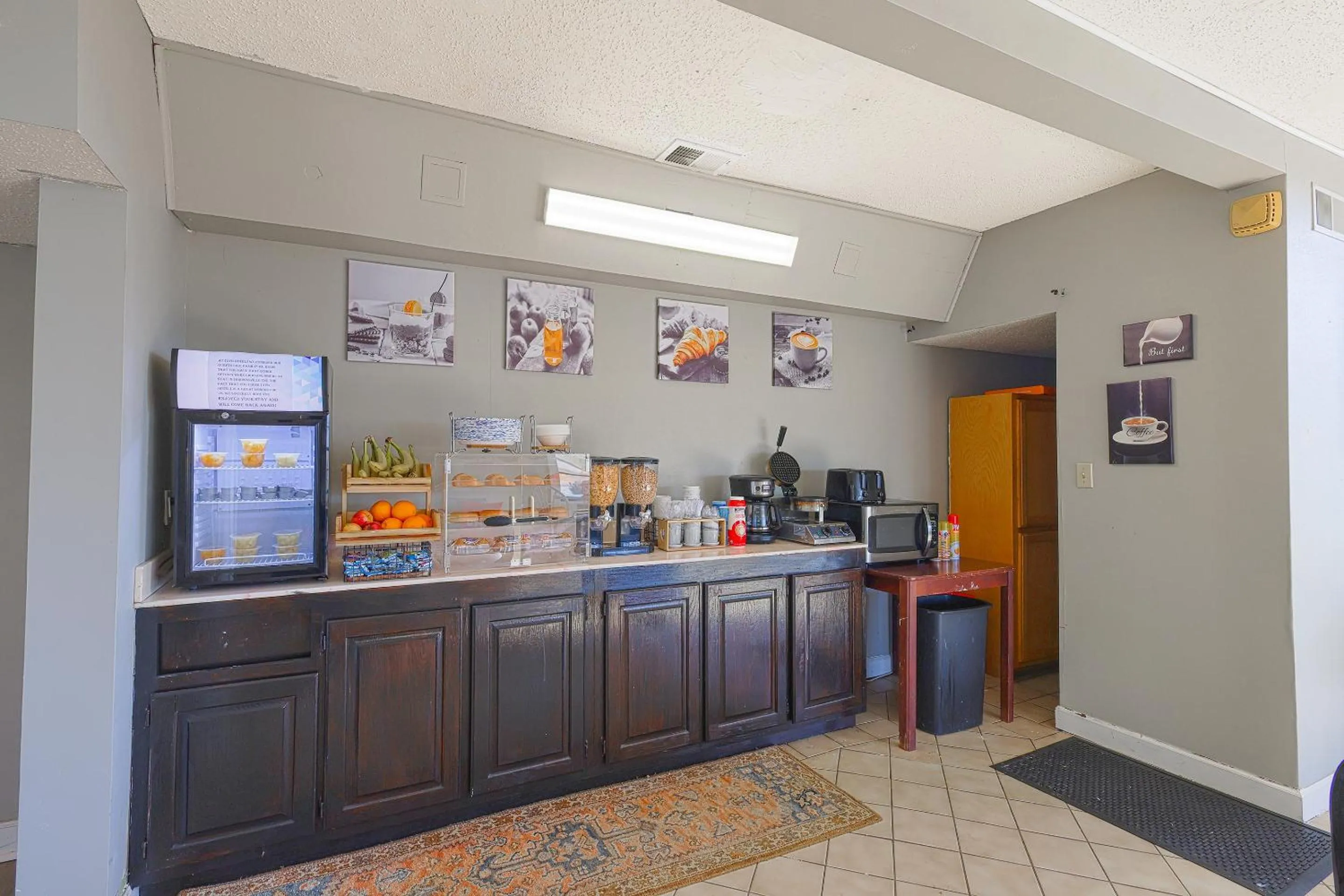 Kitchen or kitchenette in OYO Hotel Brownsville TN I-40