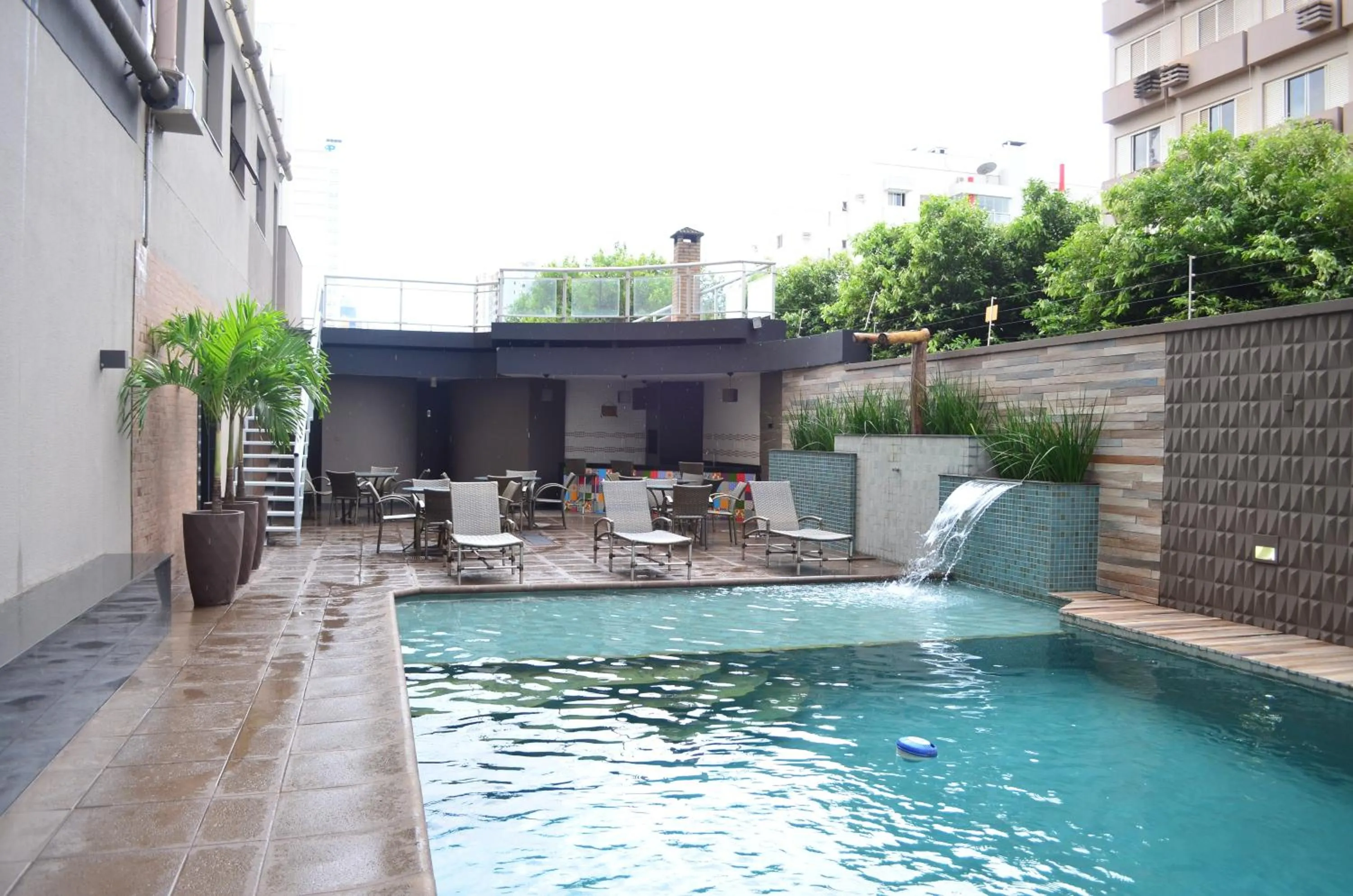 Pool view in Paiaguás Palace Hotel