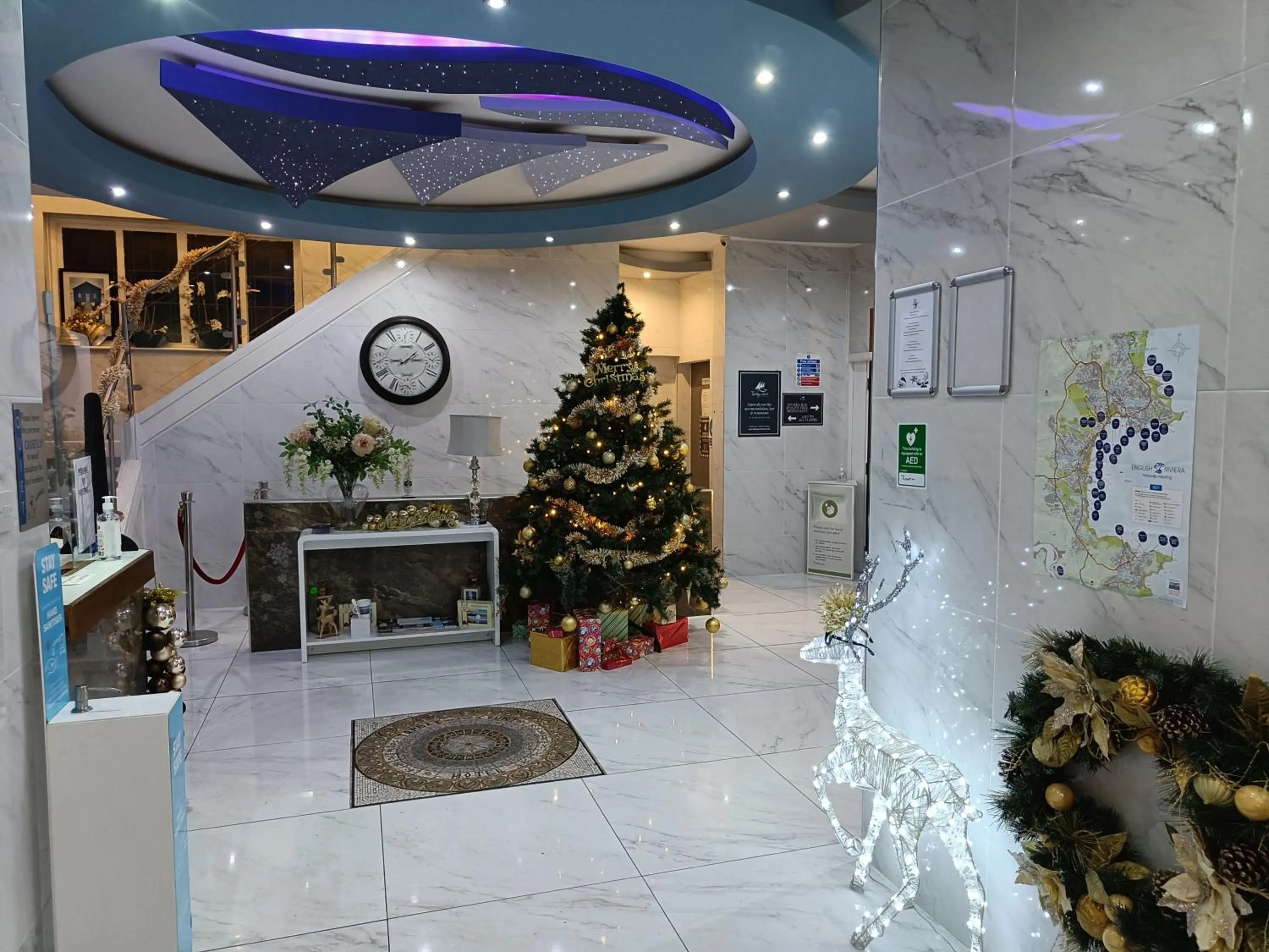 Lobby or reception in Torbay Court Hotel