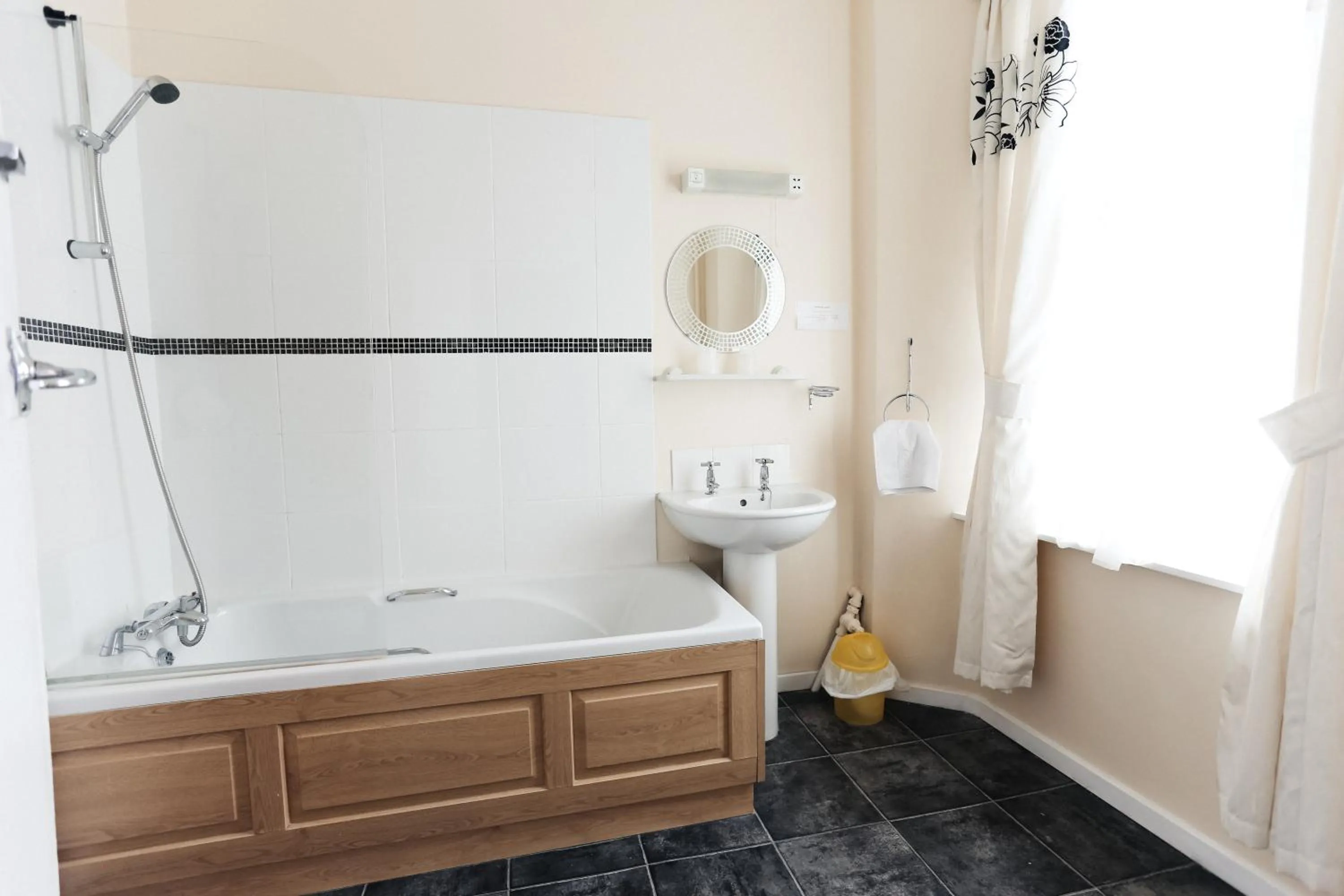 Bathroom in Nethway Hotel