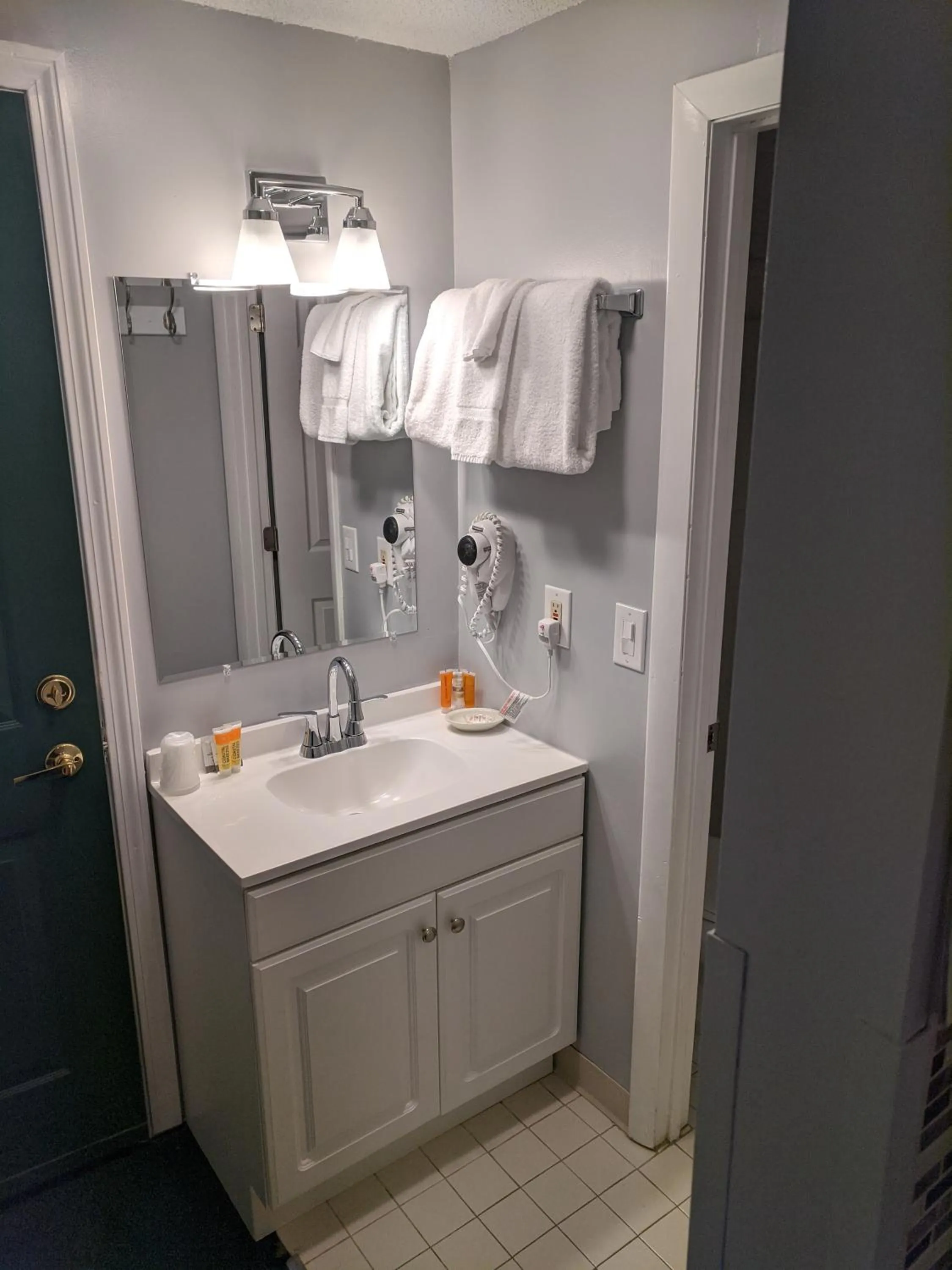 Bathroom in Eastern Inn & Suites (formerly Eastern Inns)